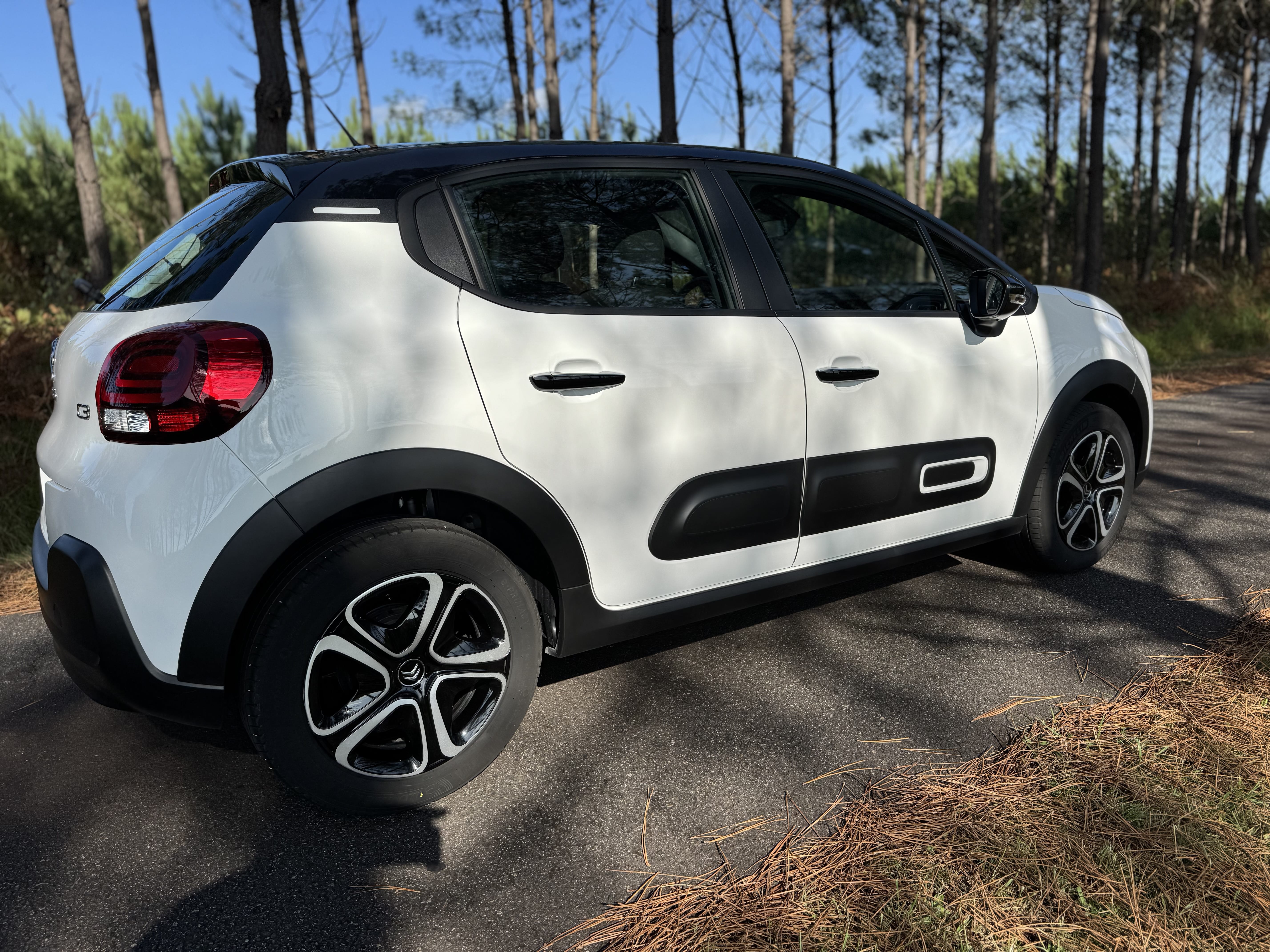 Citroen C3 CITROEN C3 PURETECH 83 SHINE avec GPS