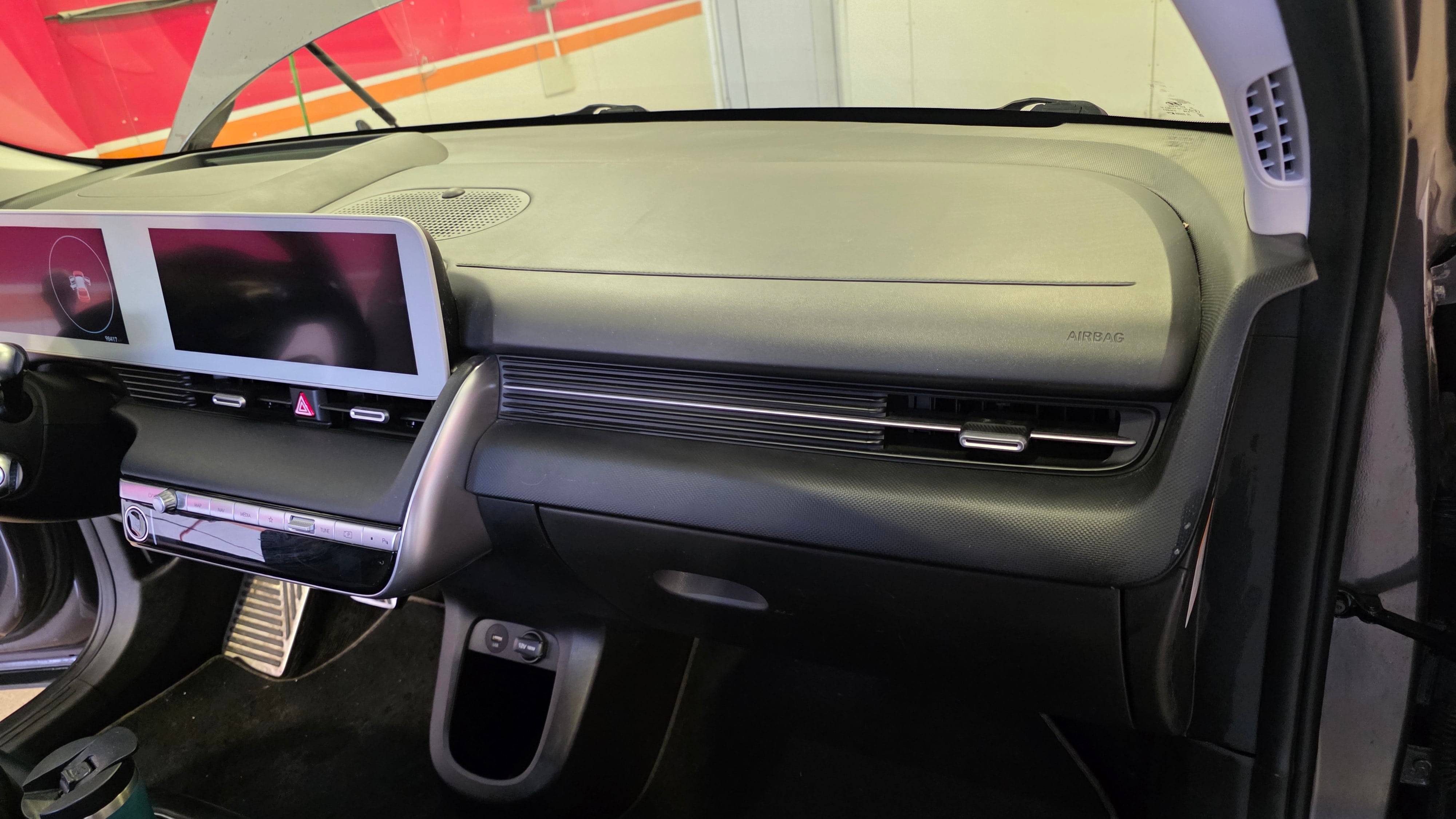 Hyundai Ioniq 5 Premium Long Range AWD 305 hp med Bluetooth audio
