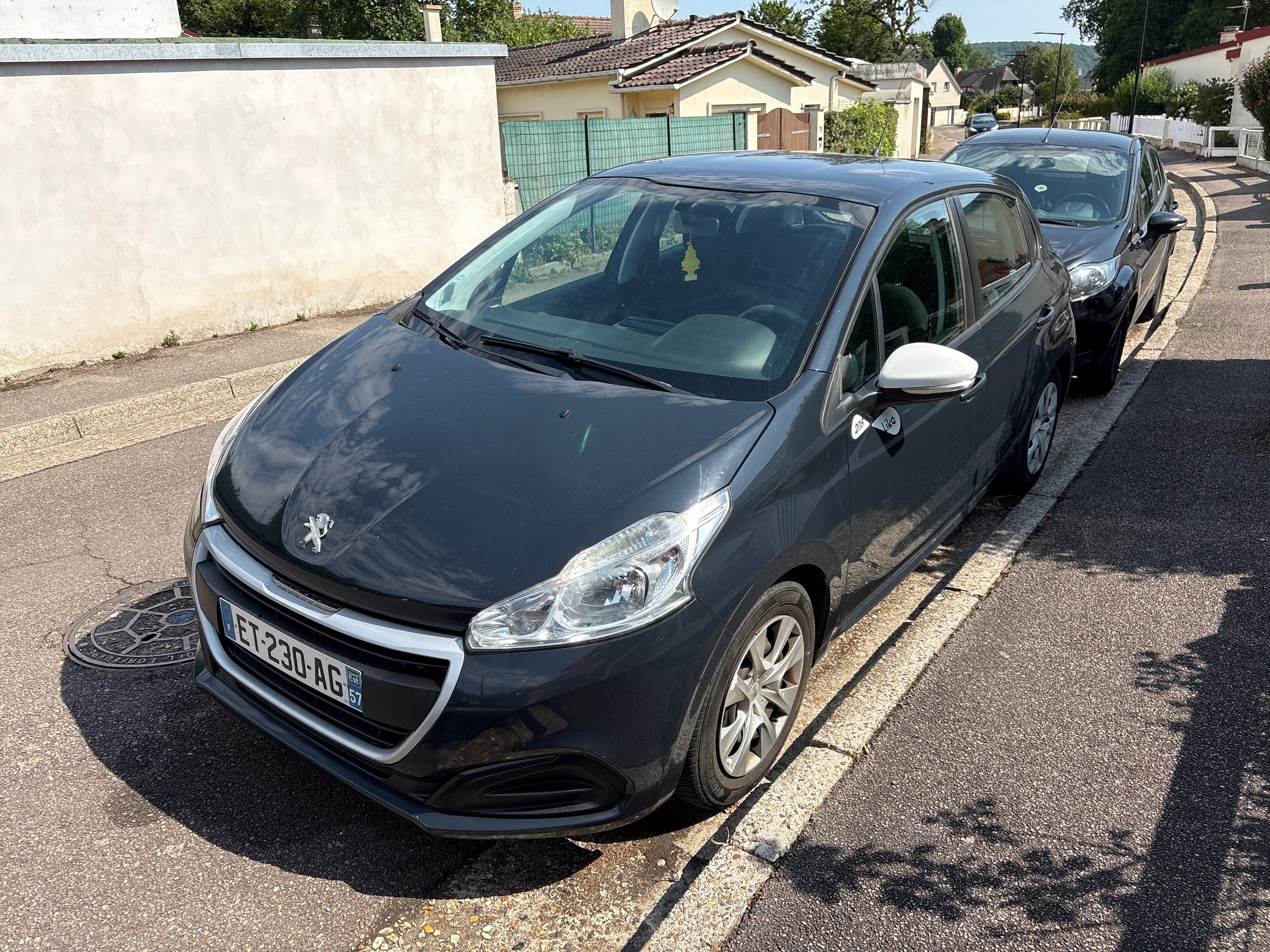 Peugeot 208 1.2 vti, 2017, Essence 95