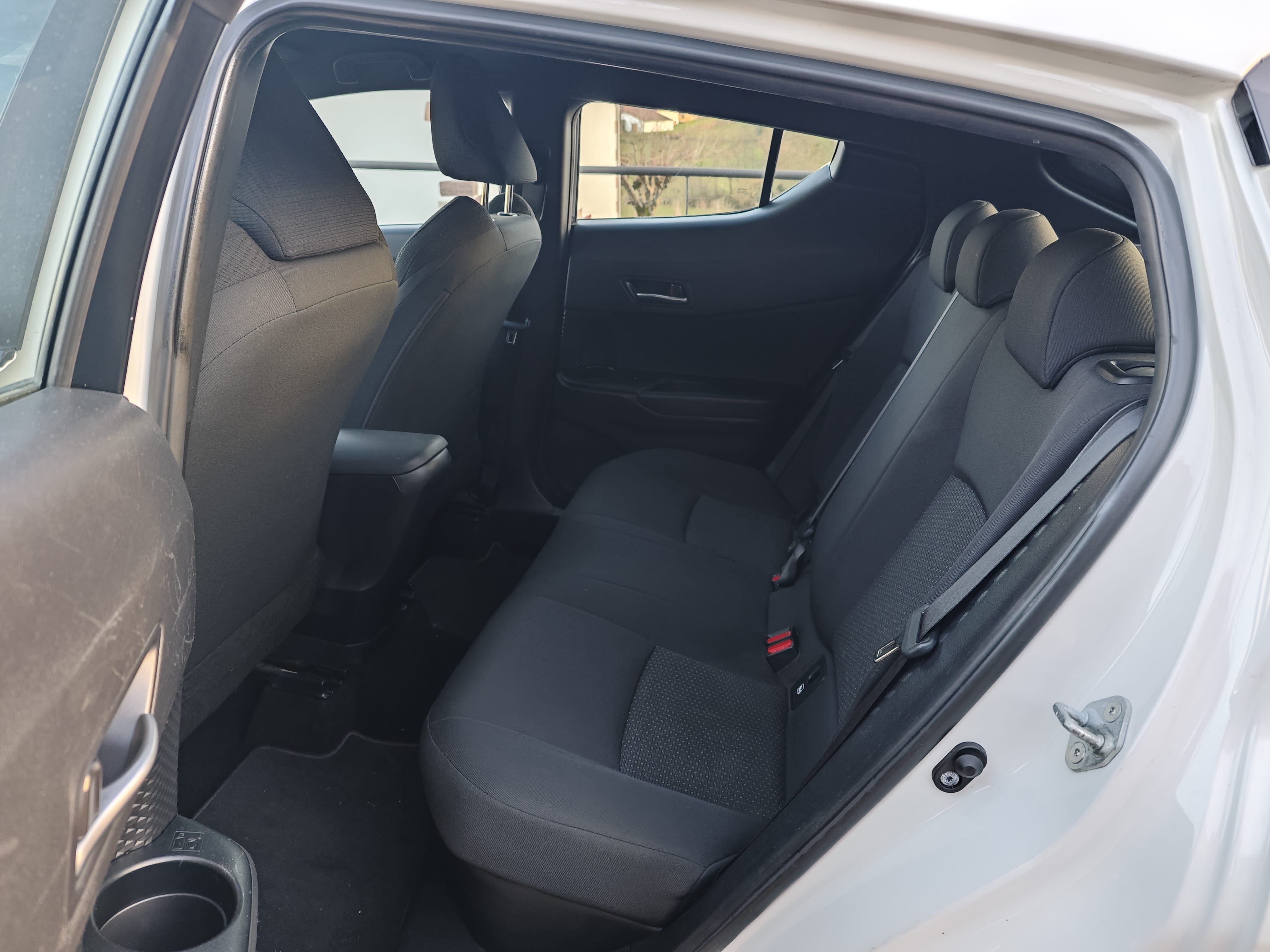 Toyota C-HR Hybrid 1.8 122 ch
