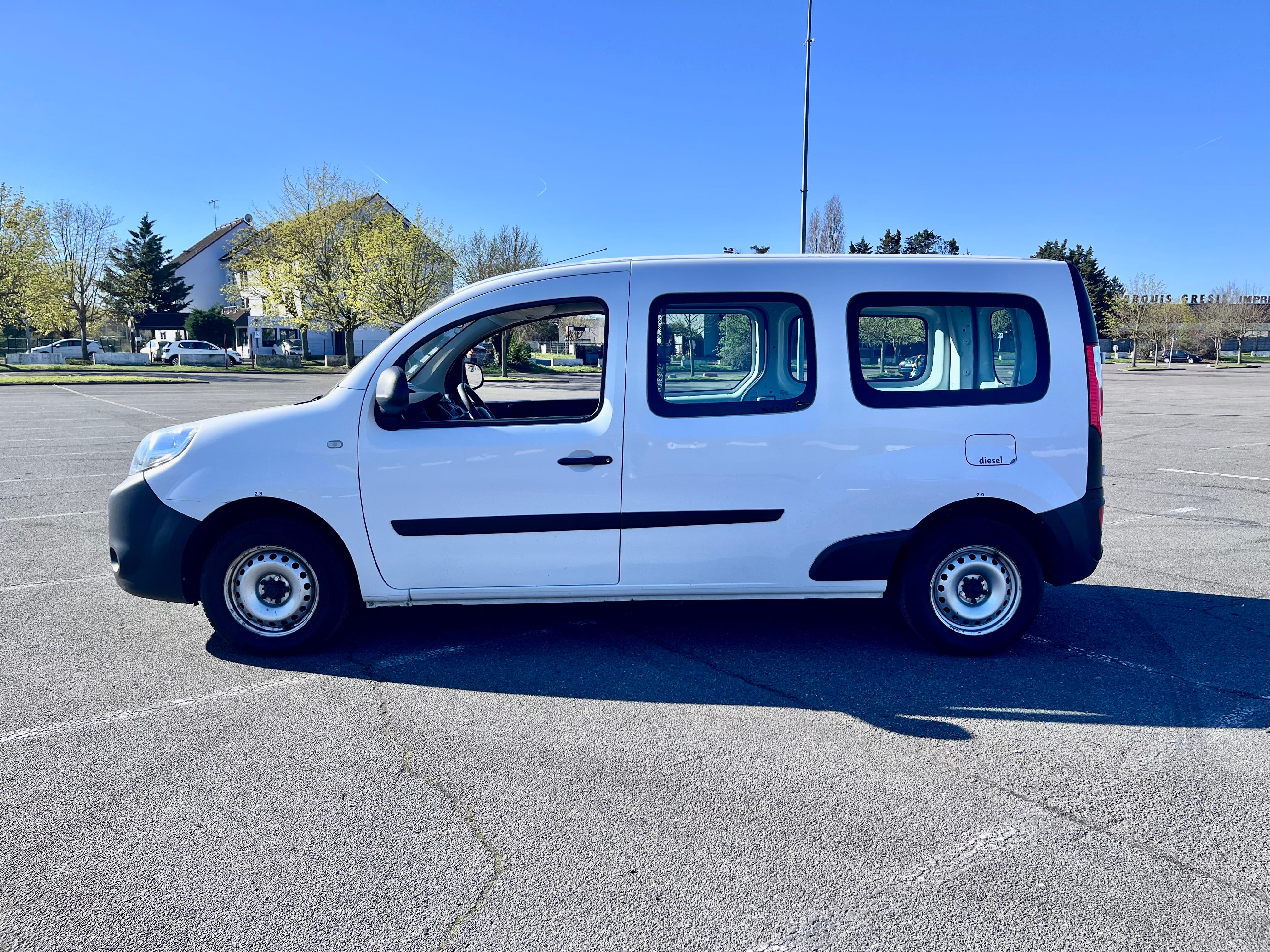Renault Kangoo Express Kangoo Maxi XXL – Déménagement / Ikea / Frigo / Machine à laver – 4m³ avec Audio Bluetooth