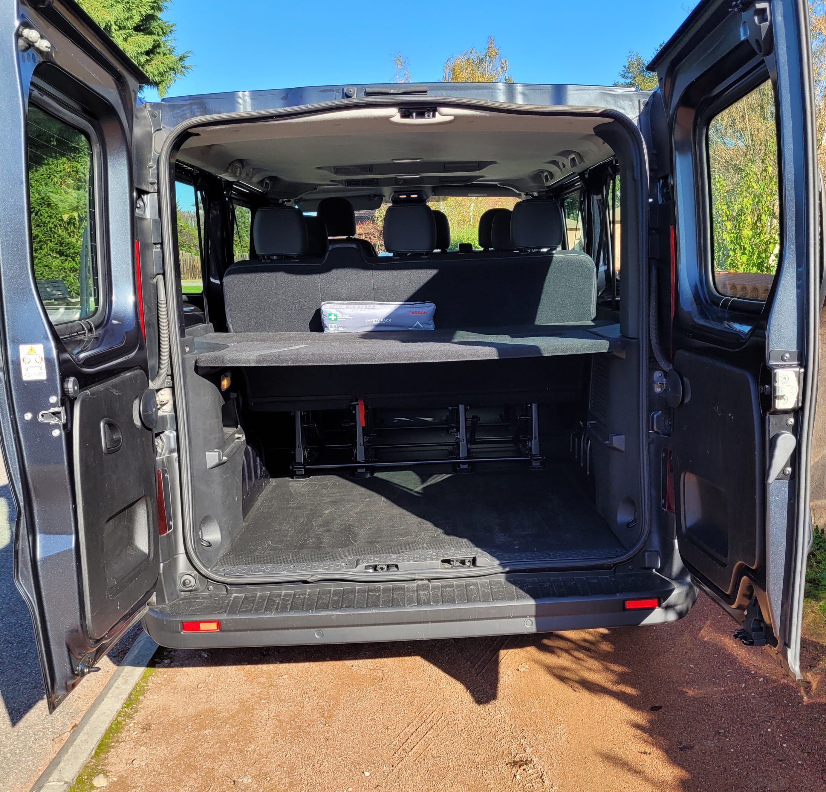 Nissan NV300 Minibus 2.0 150cv avec Siège bébé