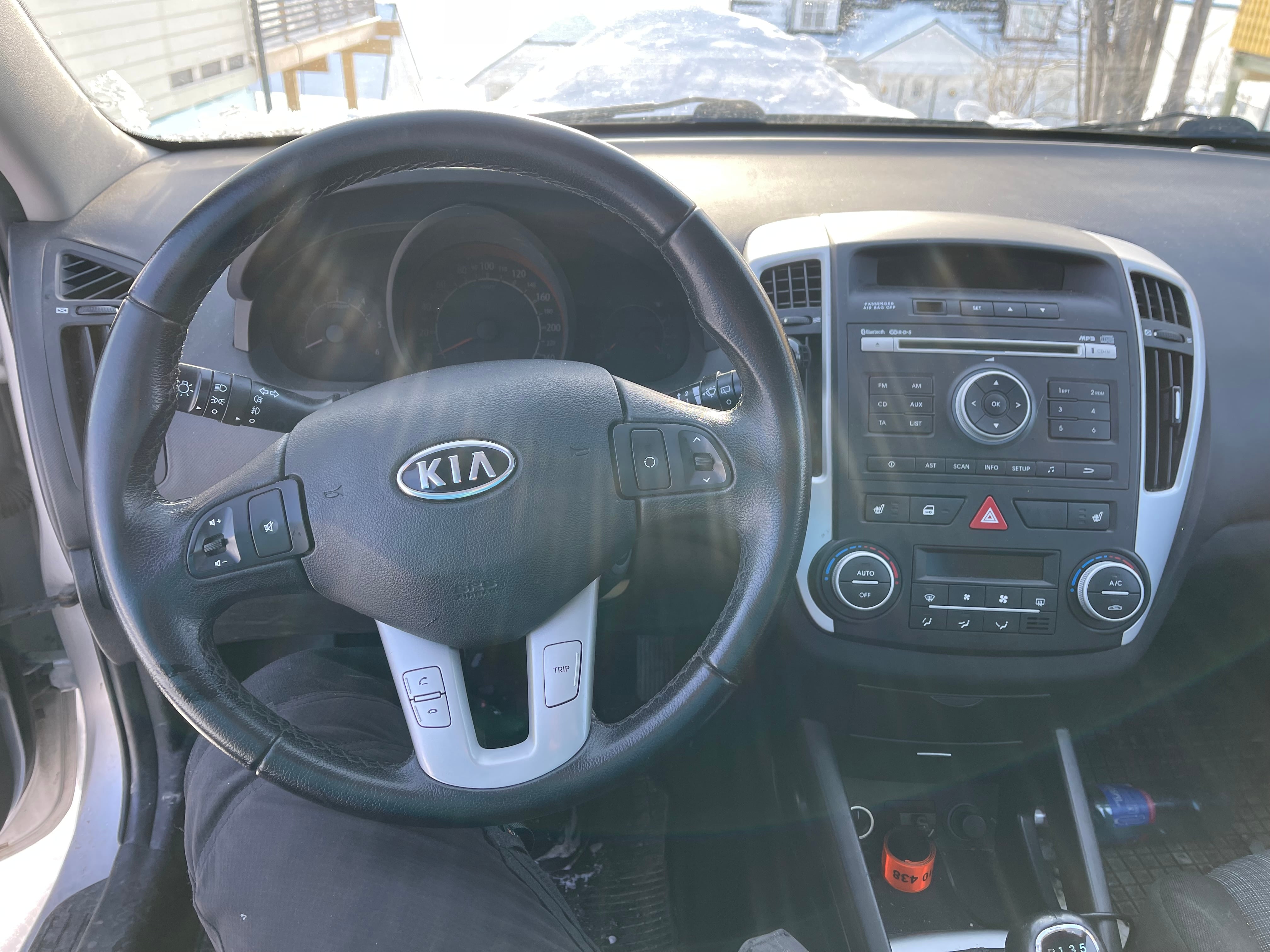 Kia Cee'd med Lydinngang