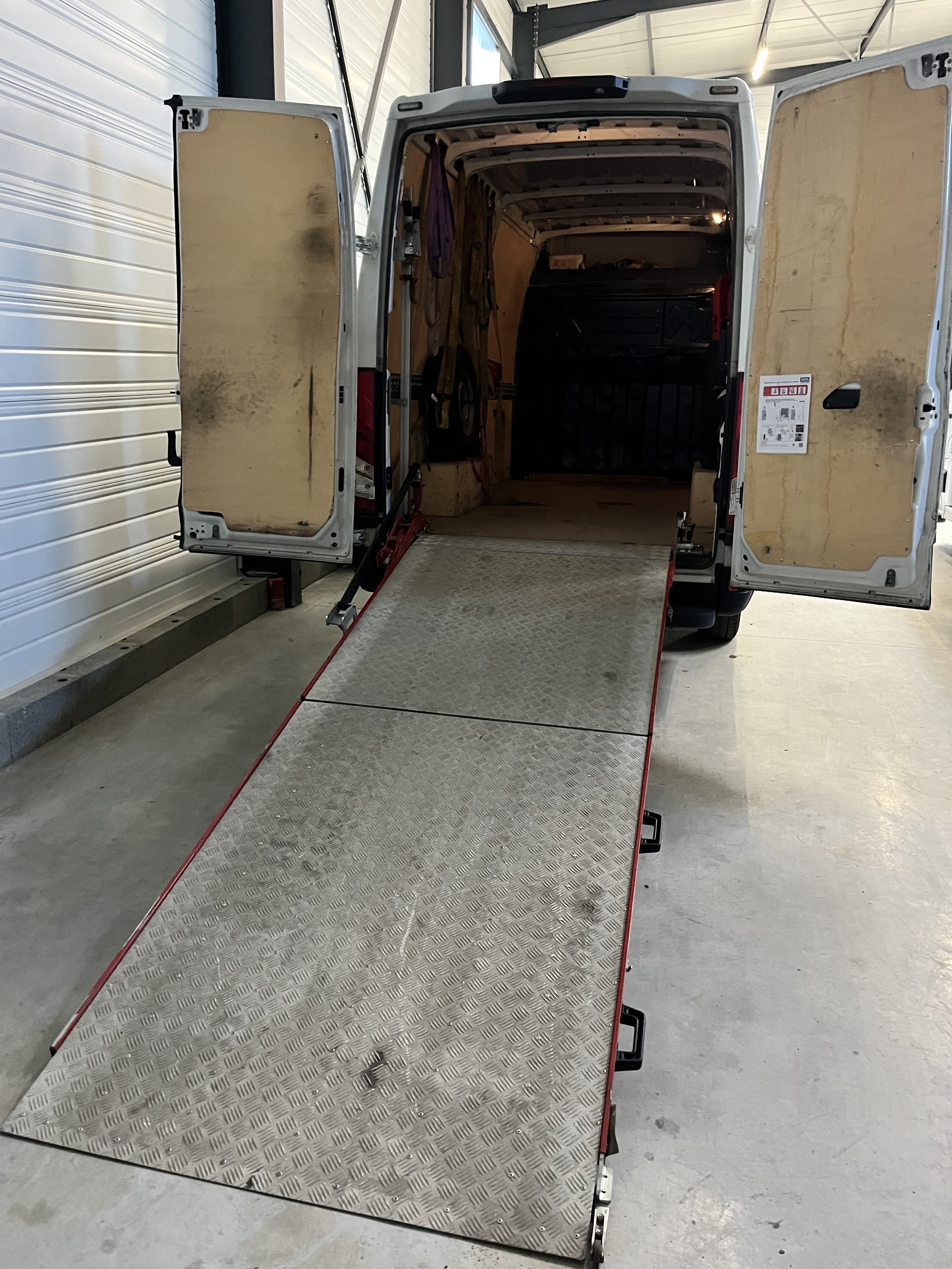 Iveco Daily Fourgon avec GPS