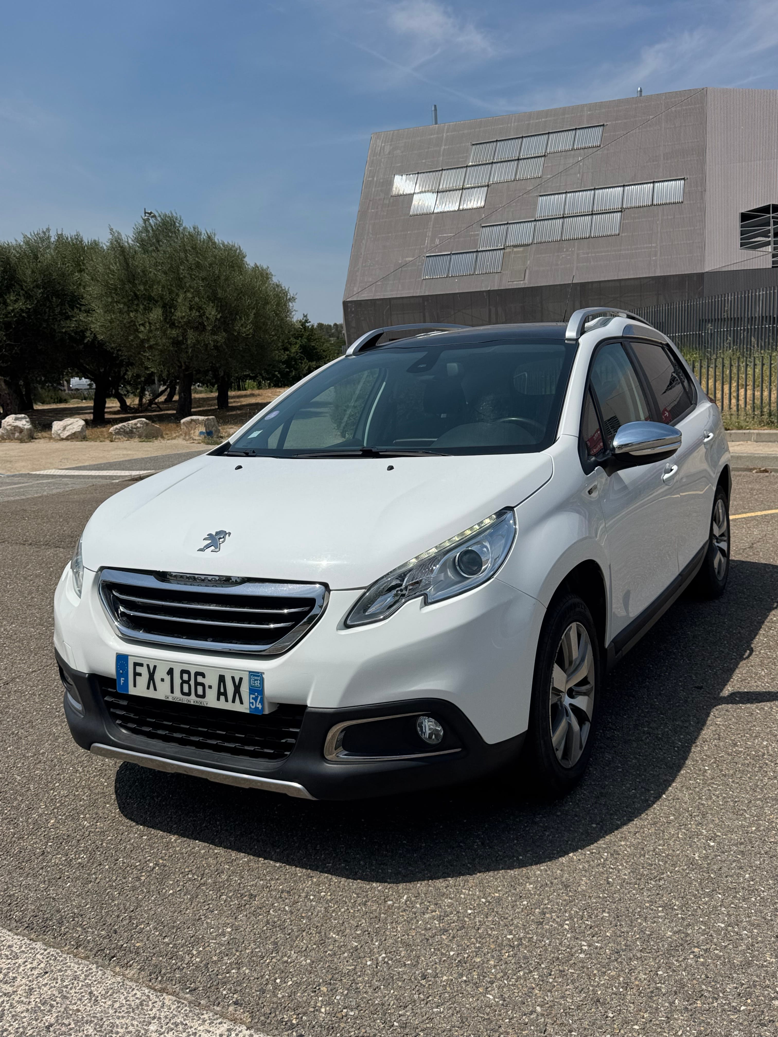 Peugeot 2008, 2016, Essence 98