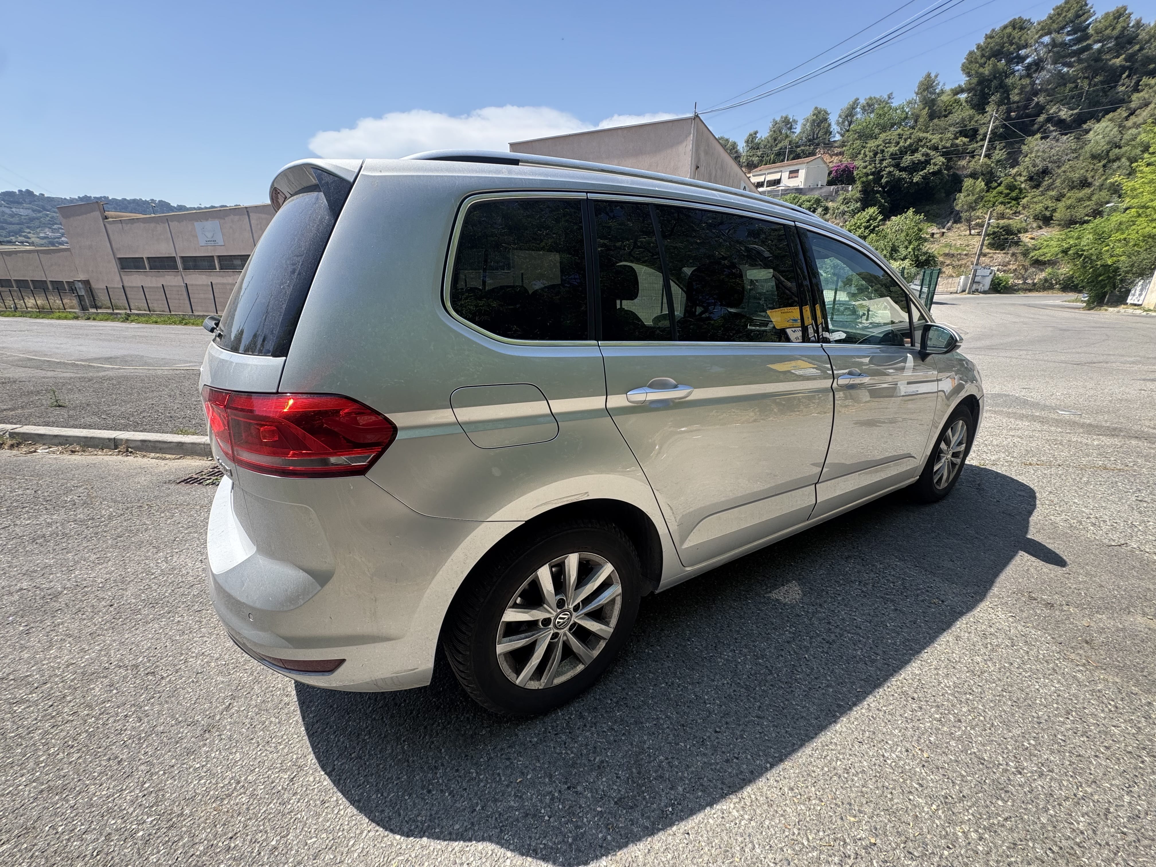 Volkswagen Touran avec Climatisation