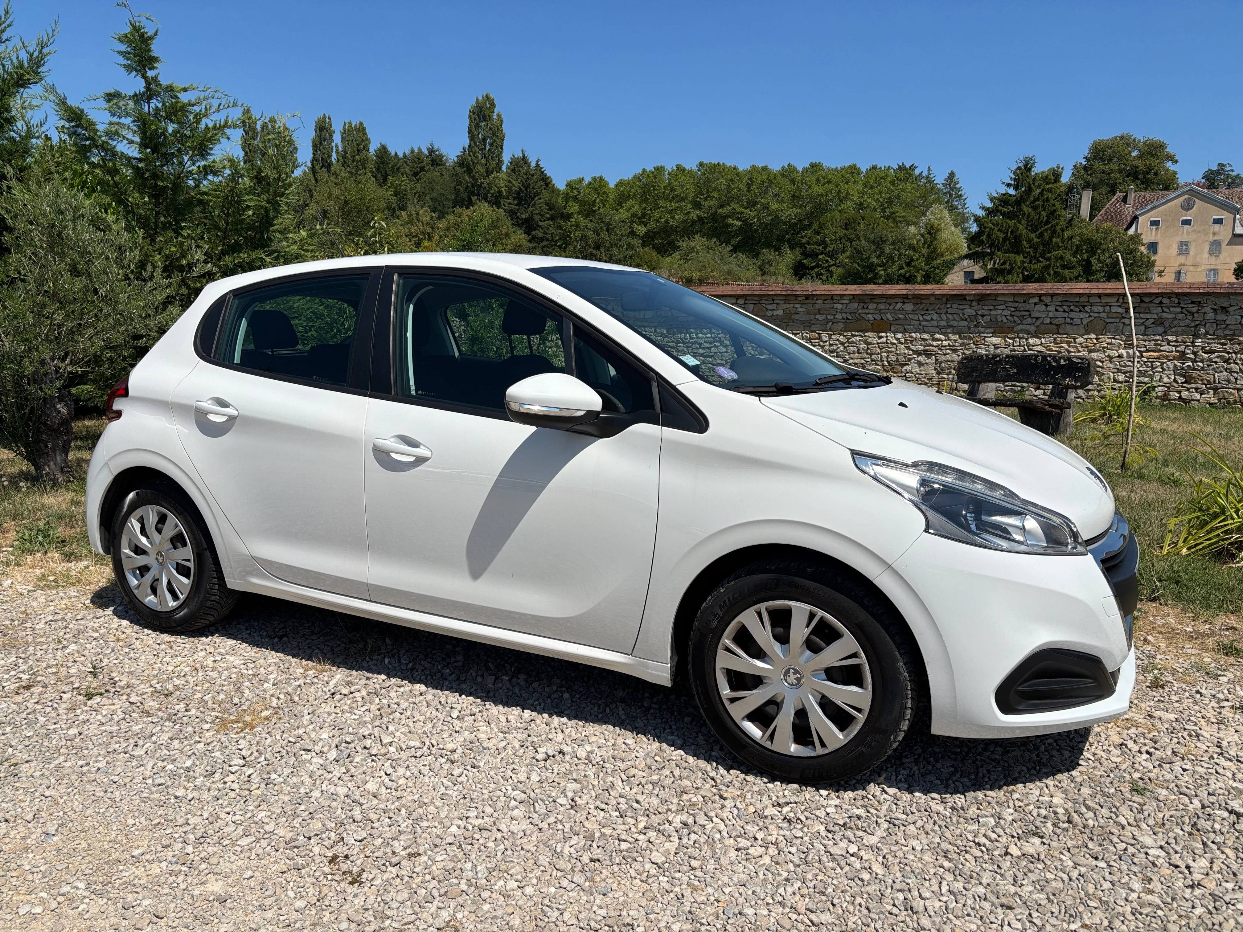 Peugeot 208 1,2 83 cv, 2019, Essence 95