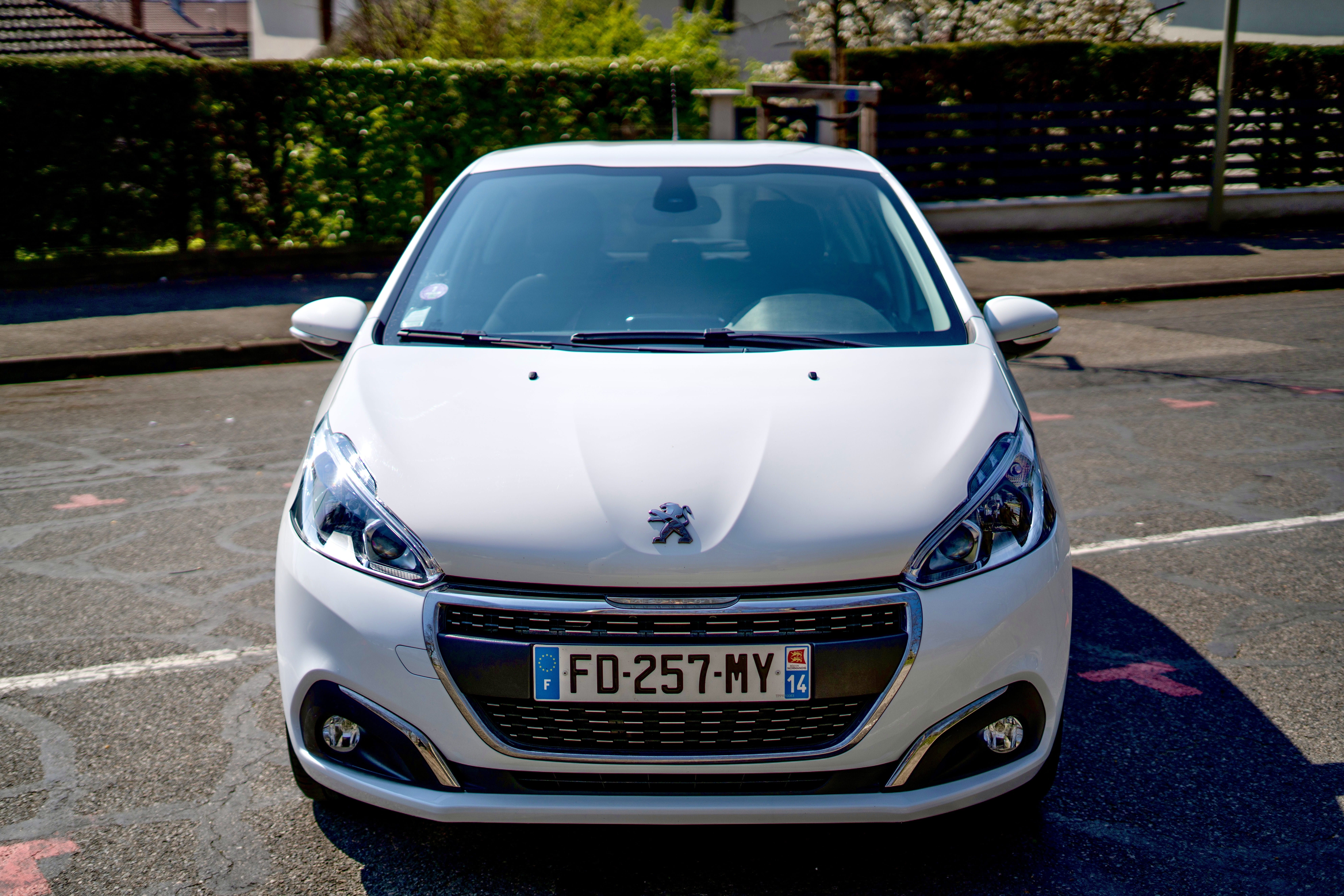 Peugeot 208 avec Climatisation