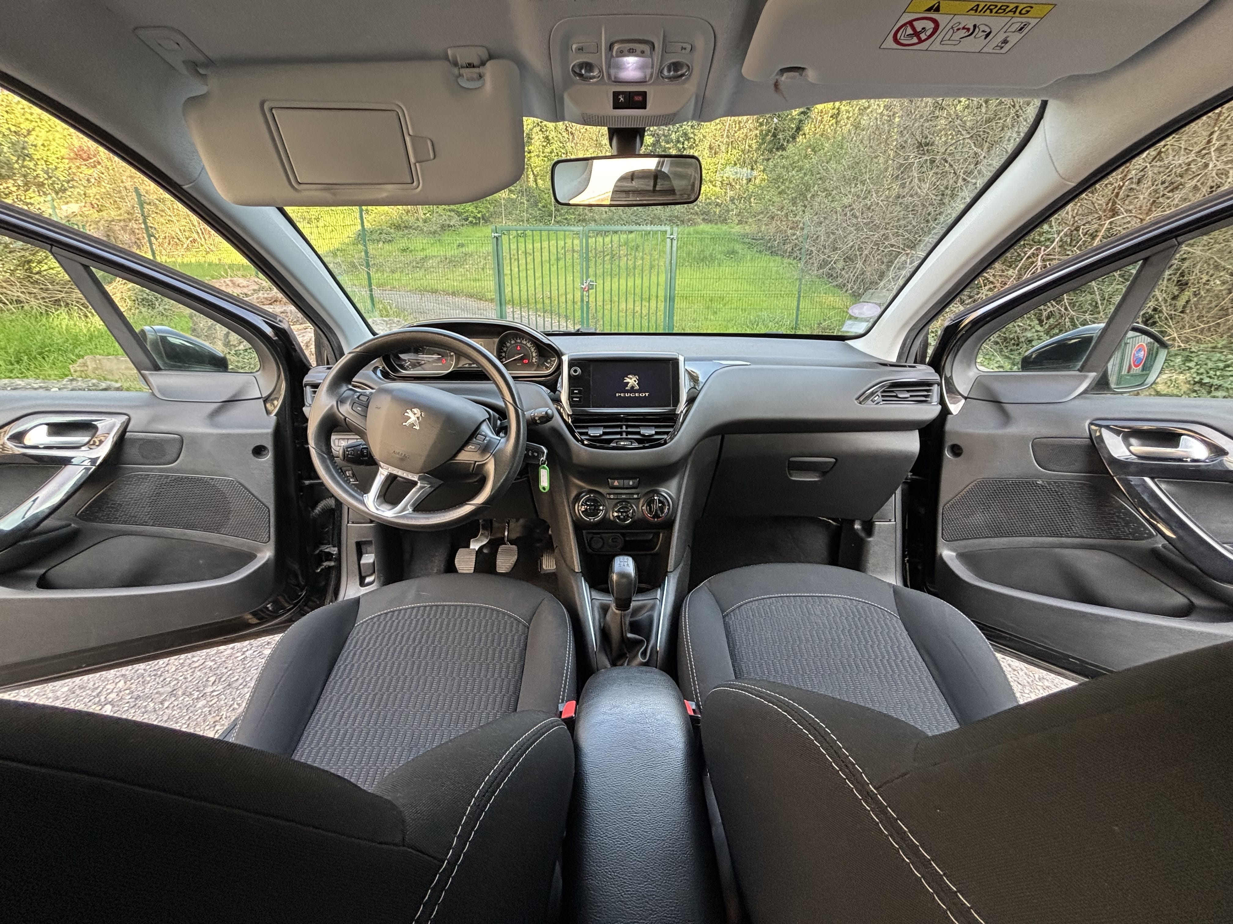 Peugeot 208 avec GPS