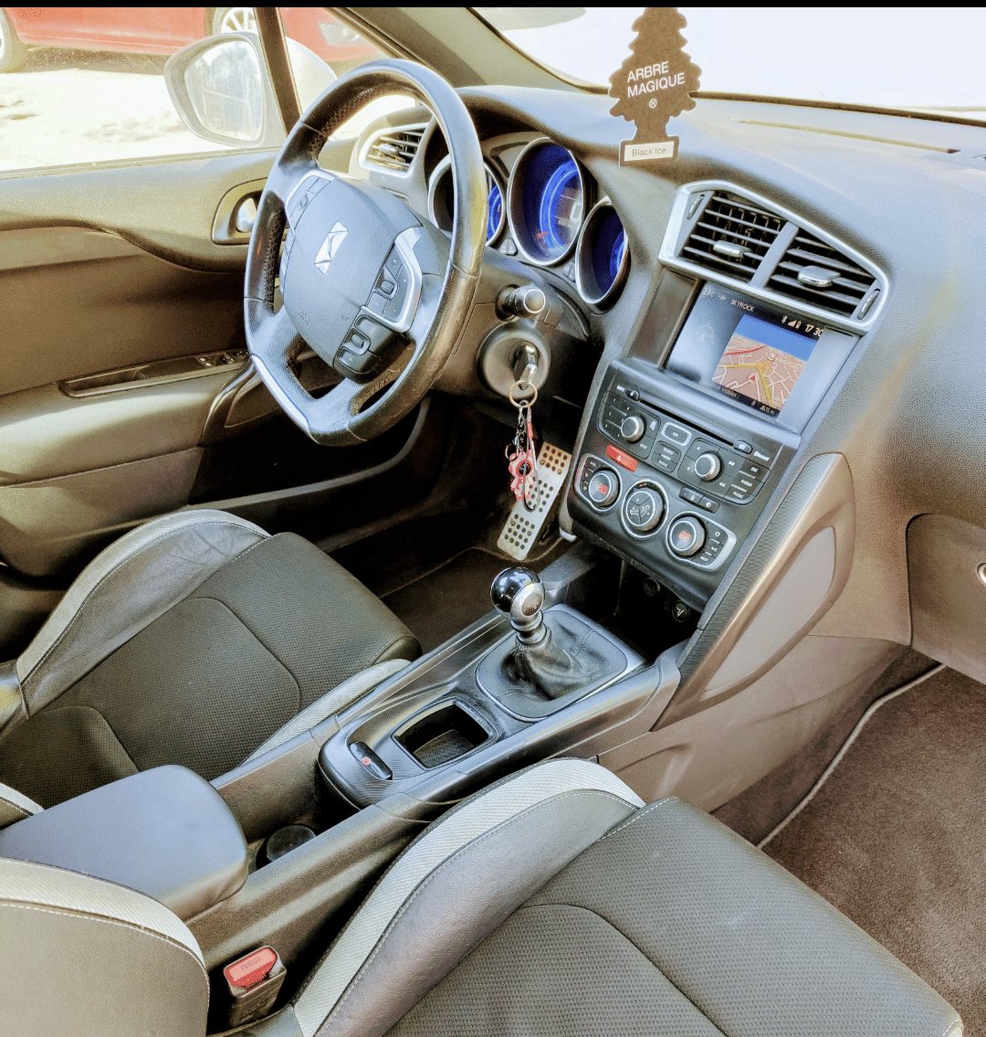 Citroen DS4 avec Siège bébé