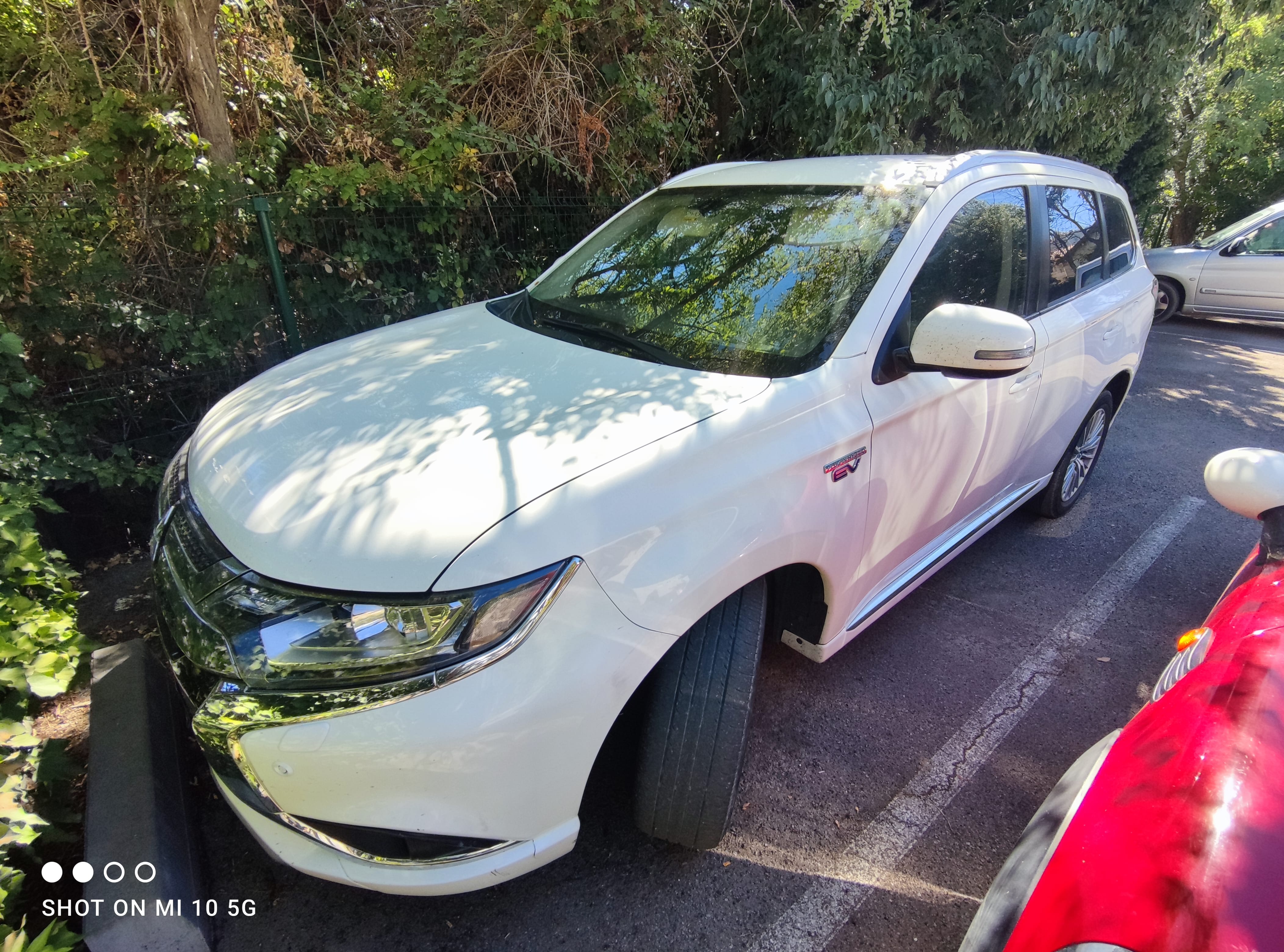 Mitsubishi Outlander Hybride, 2019, Essence 95 / Électrique (hybride), automatique