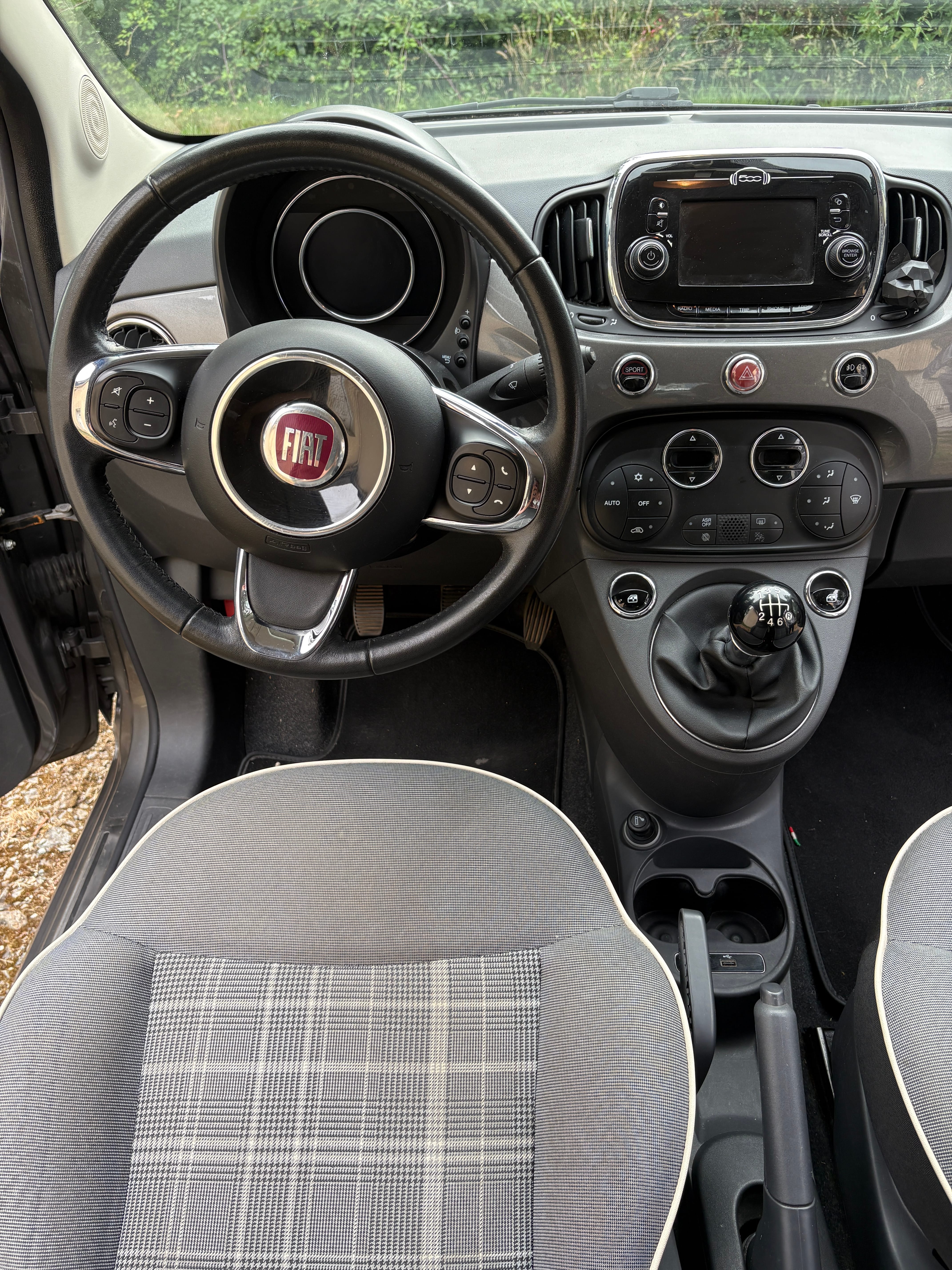 Fiat 500 C avec Entrée audio / iPod