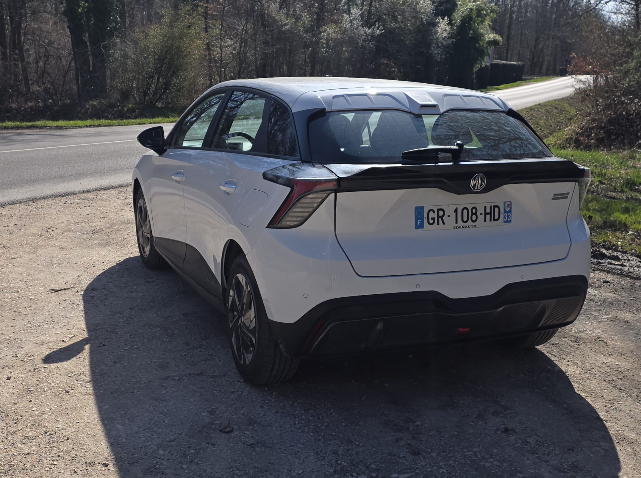 MG MG4 avec GPS