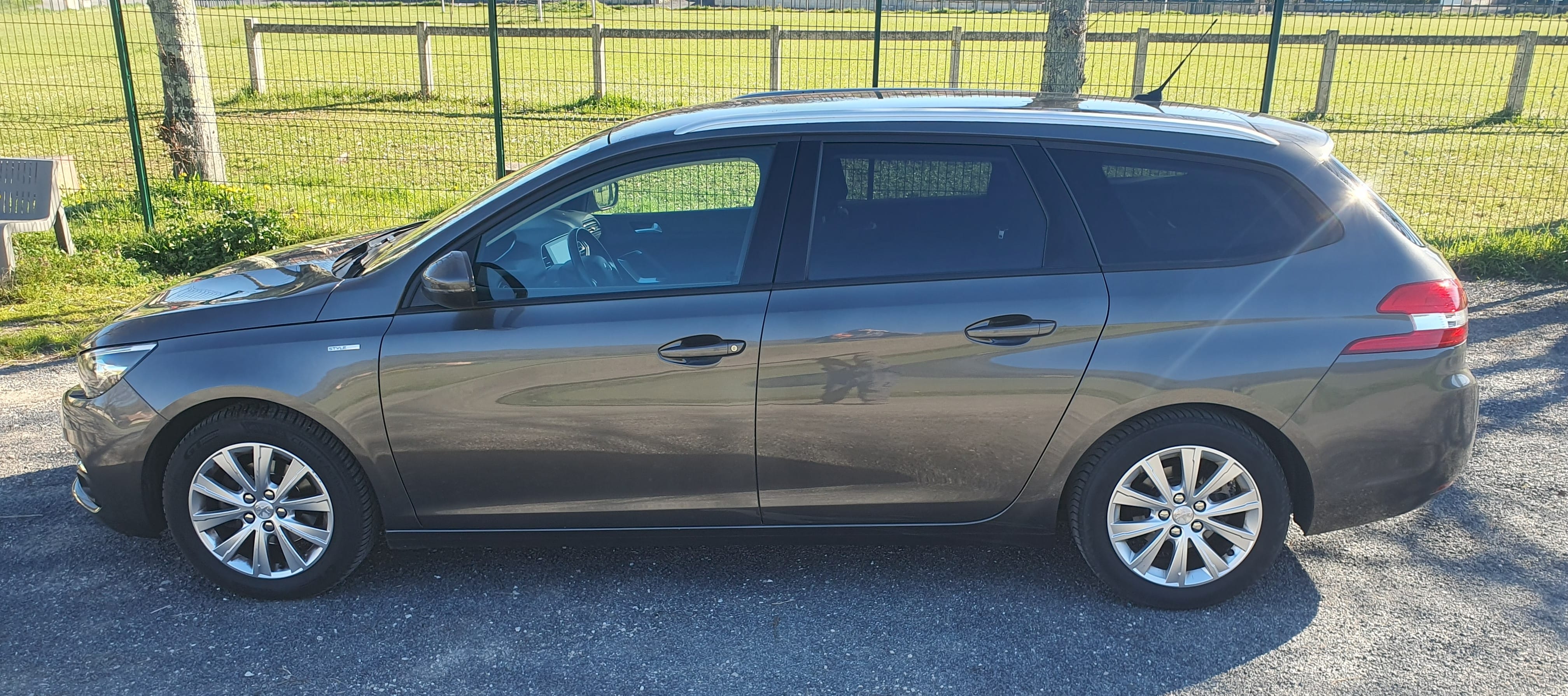 Peugeot 308 SW avec GPS