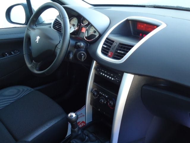 Peugeot 207 avec Audio Bluetooth