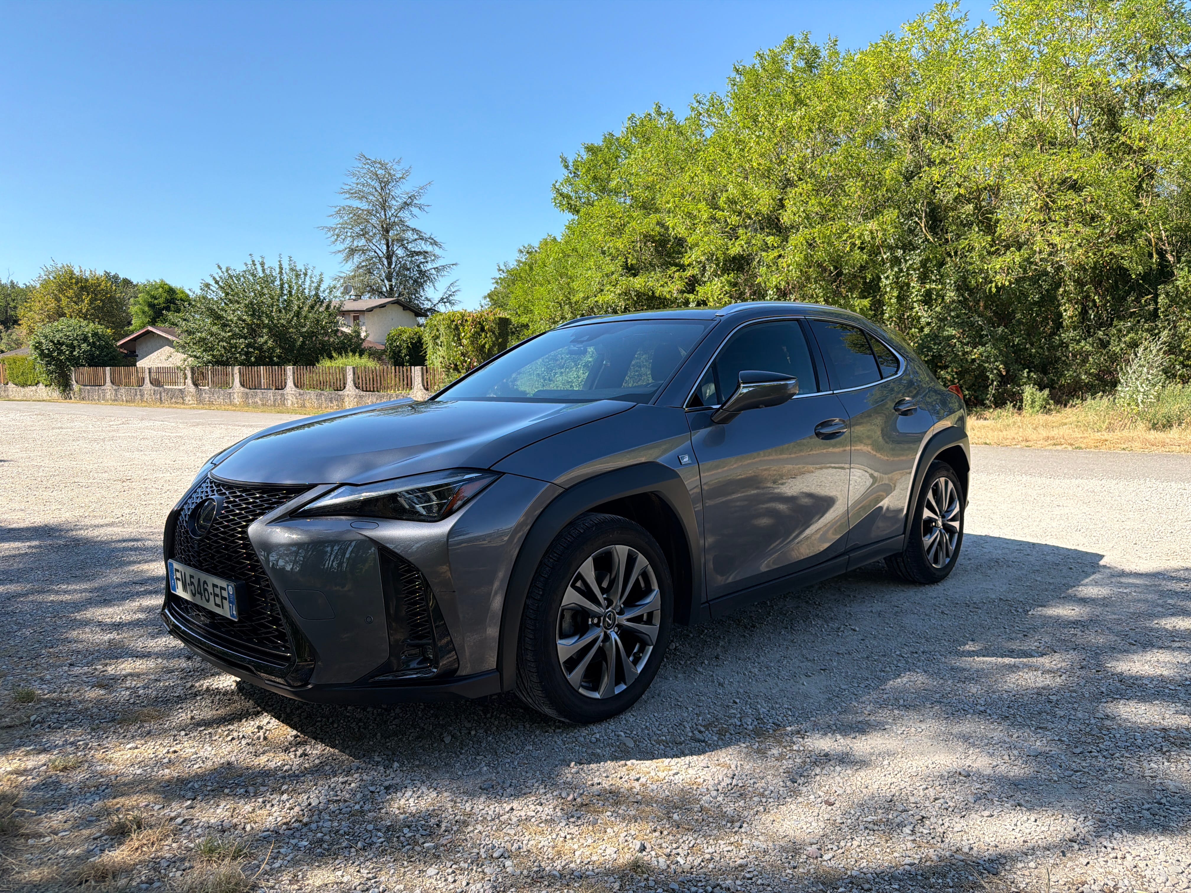 Lexus UX 250h 2.0 186, 2019, Essence 95 / Électrique (hybride), automatique