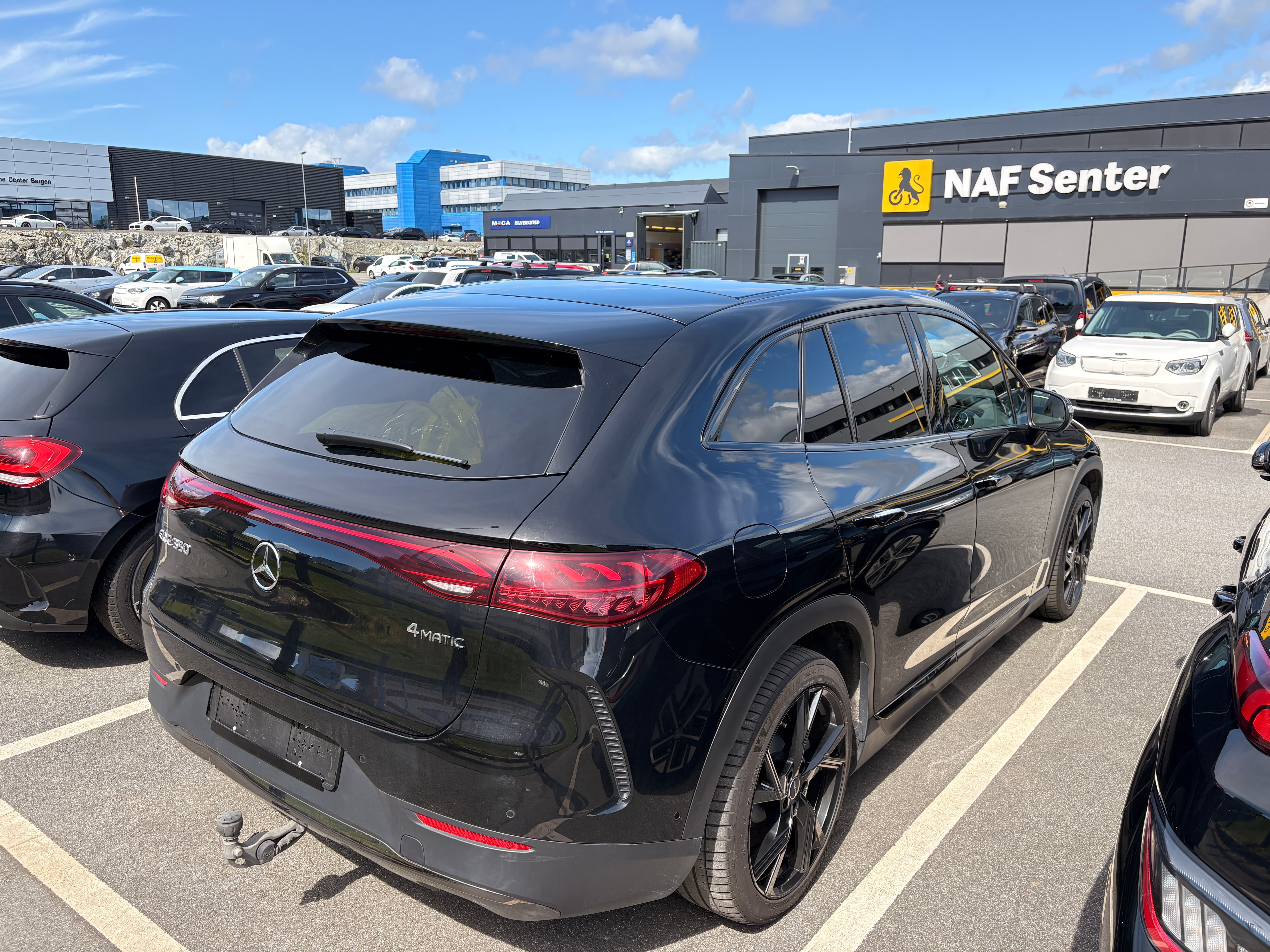 Mercedes-Benz EQE 350 4MATIC med Bluetooth audio