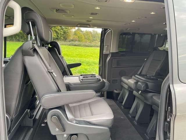 Ford Tourneo Custom 8 Plätze  2.0  150 Ps