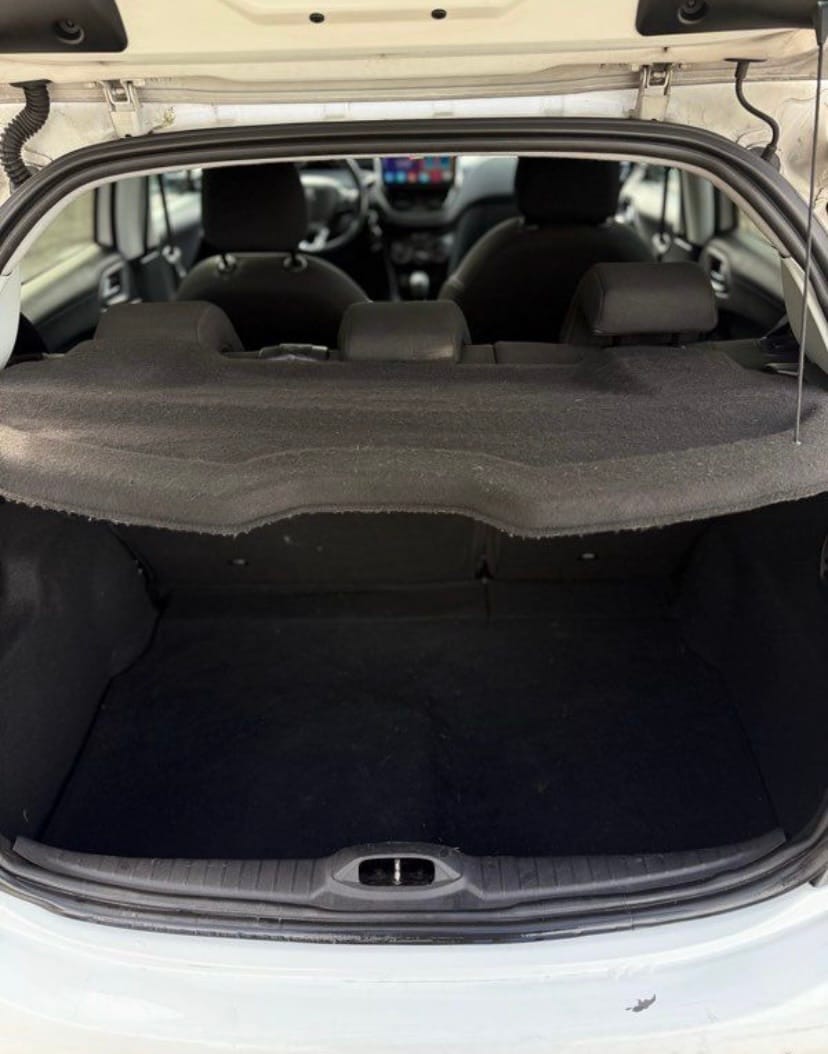 Peugeot 208 avec Apple CarPlay