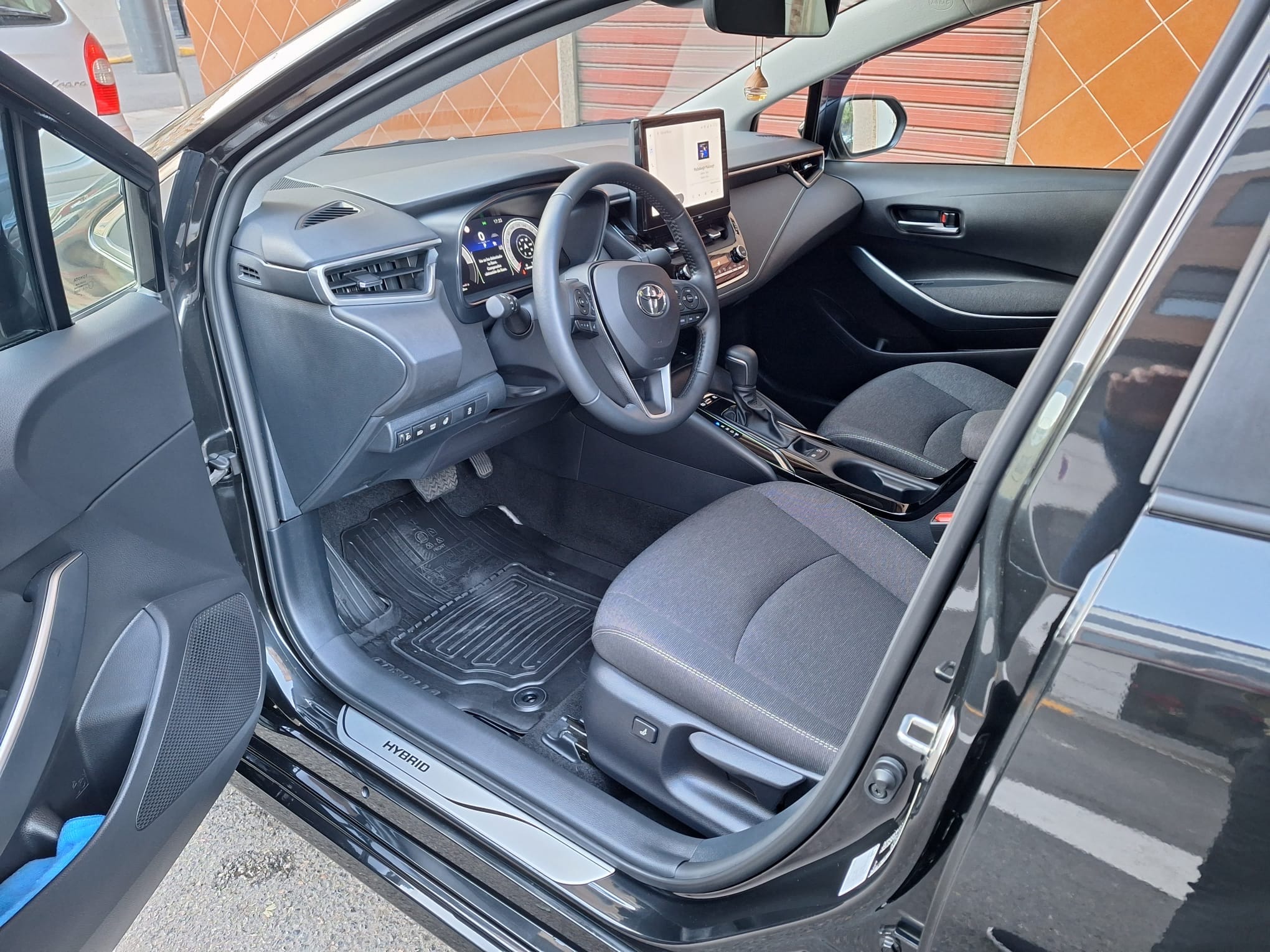 Toyota Corolla Híbrido con Control de velocidad