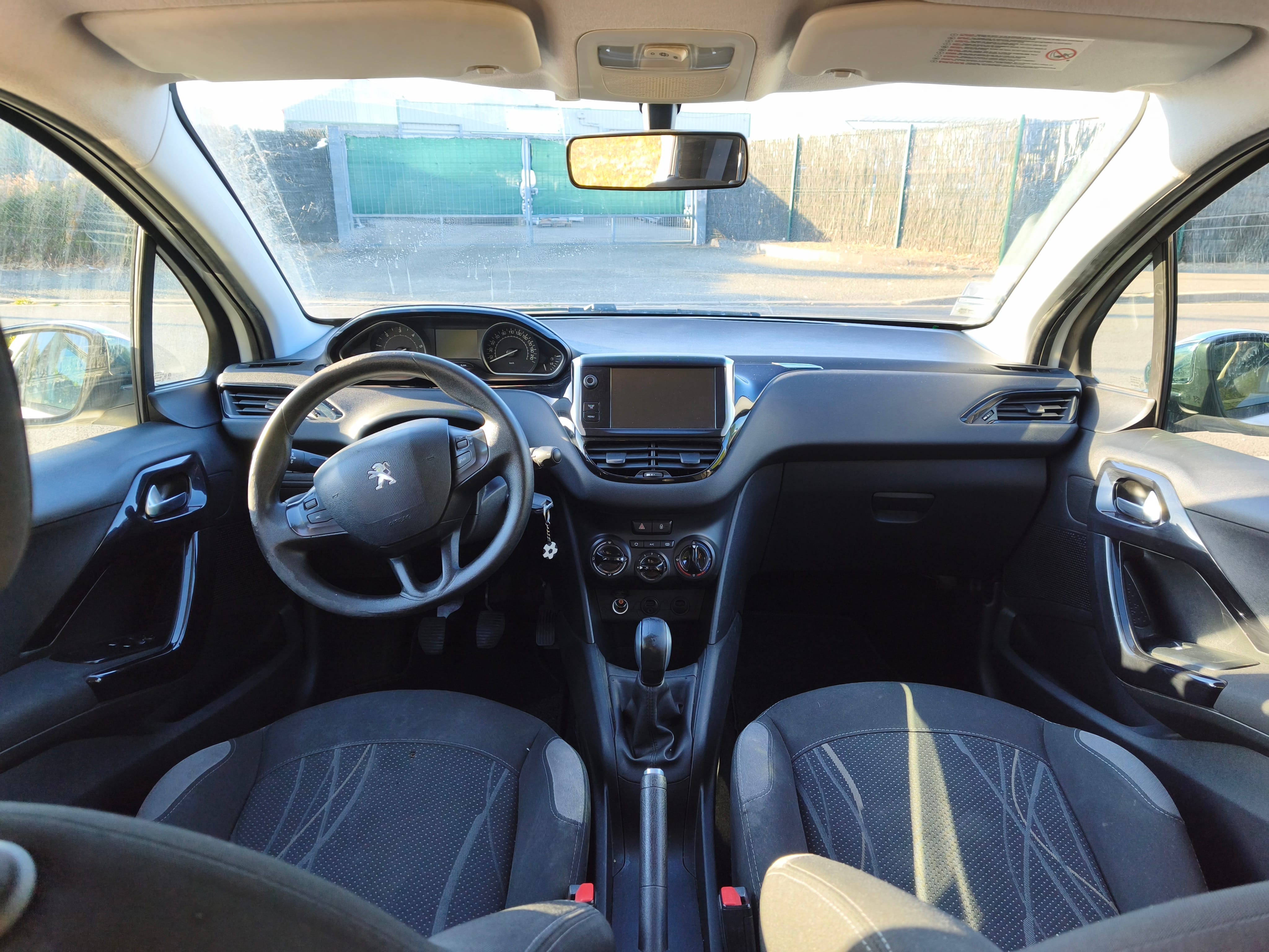 Peugeot 208 avec GPS