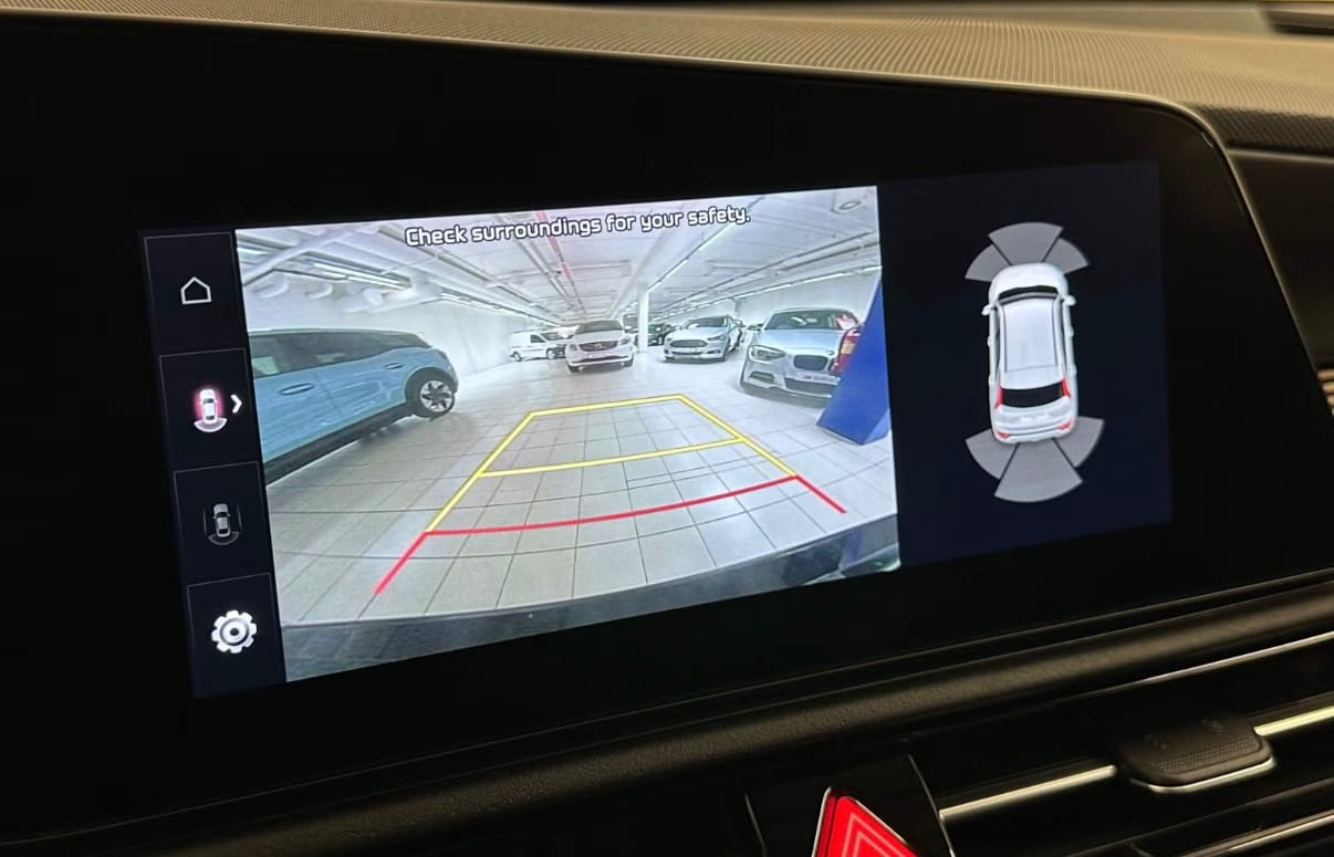 Kia e-Niro mit Kindersitz