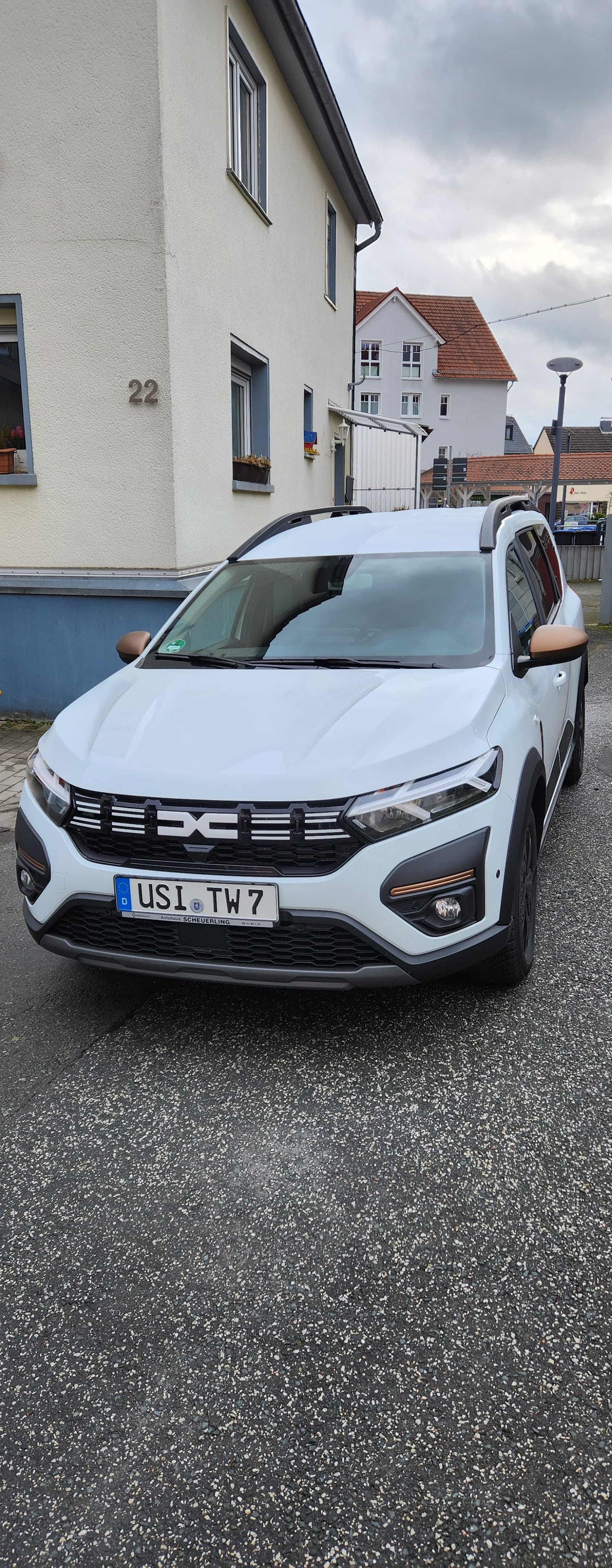 Dacia Jogger, 2024, Super 95 / Elektro (Hybrid), Automatik, 7 Sitze