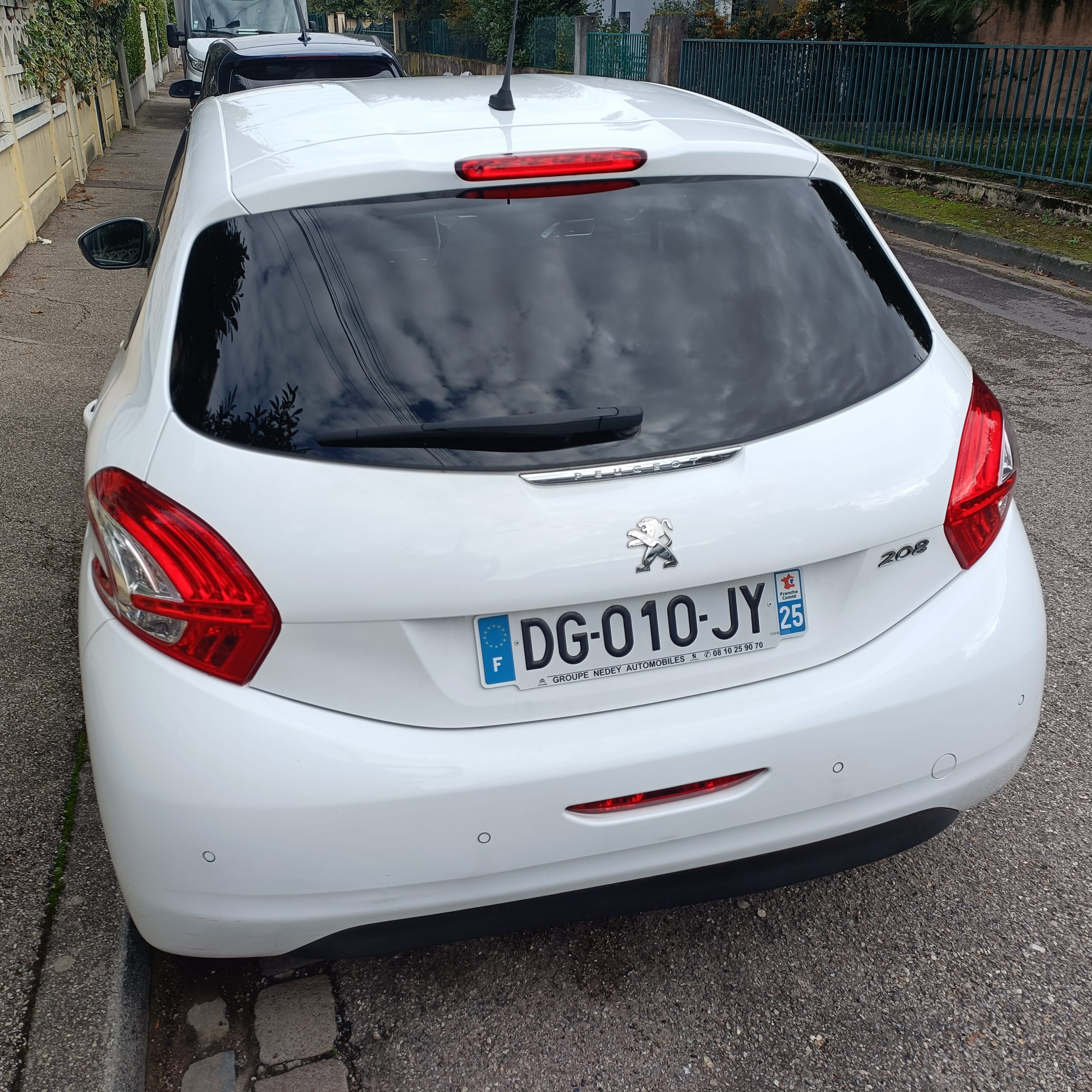 Peugeot 208, 2014, Essence 98