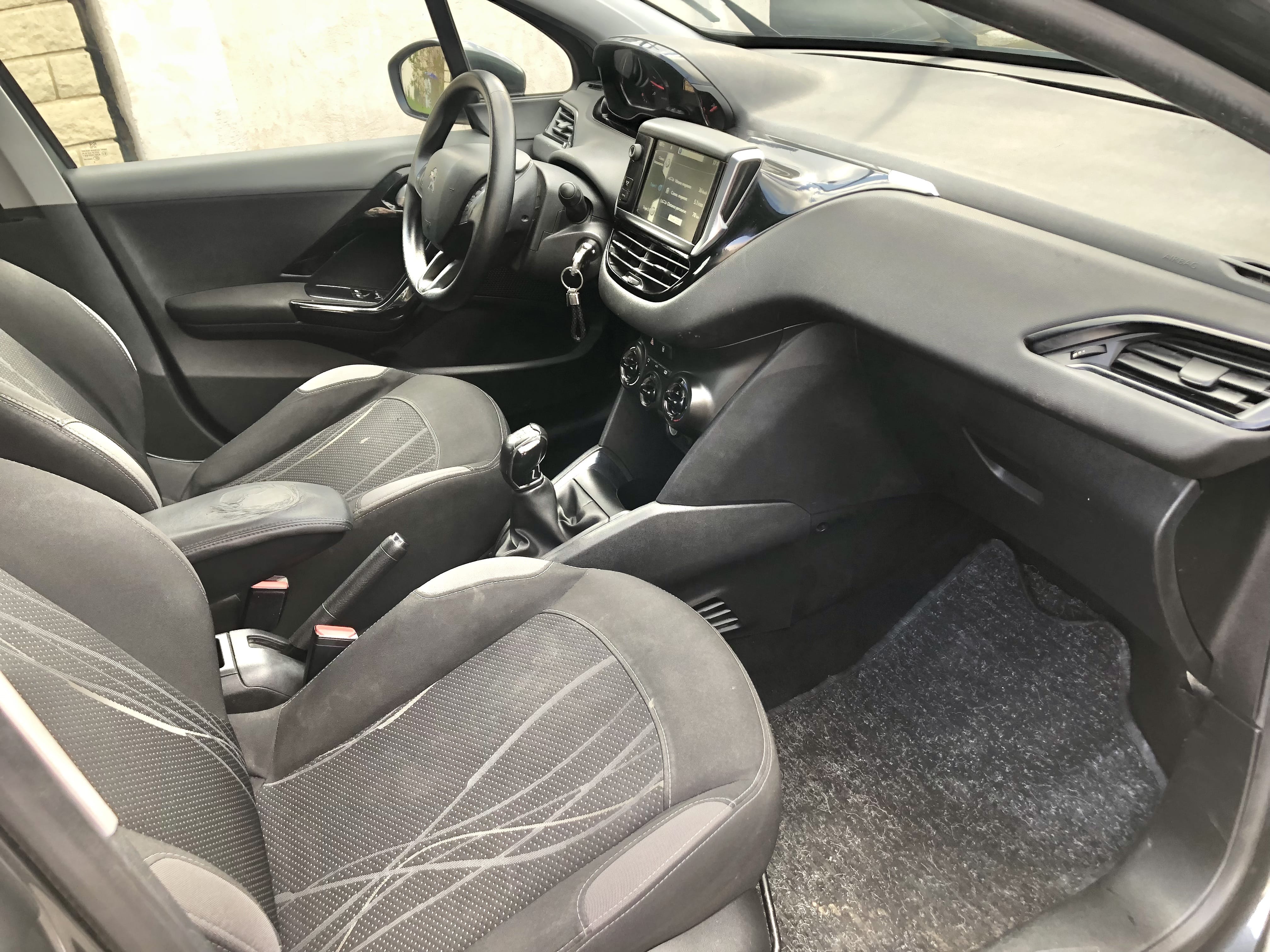 Peugeot 208 avec Régulateur de vitesse