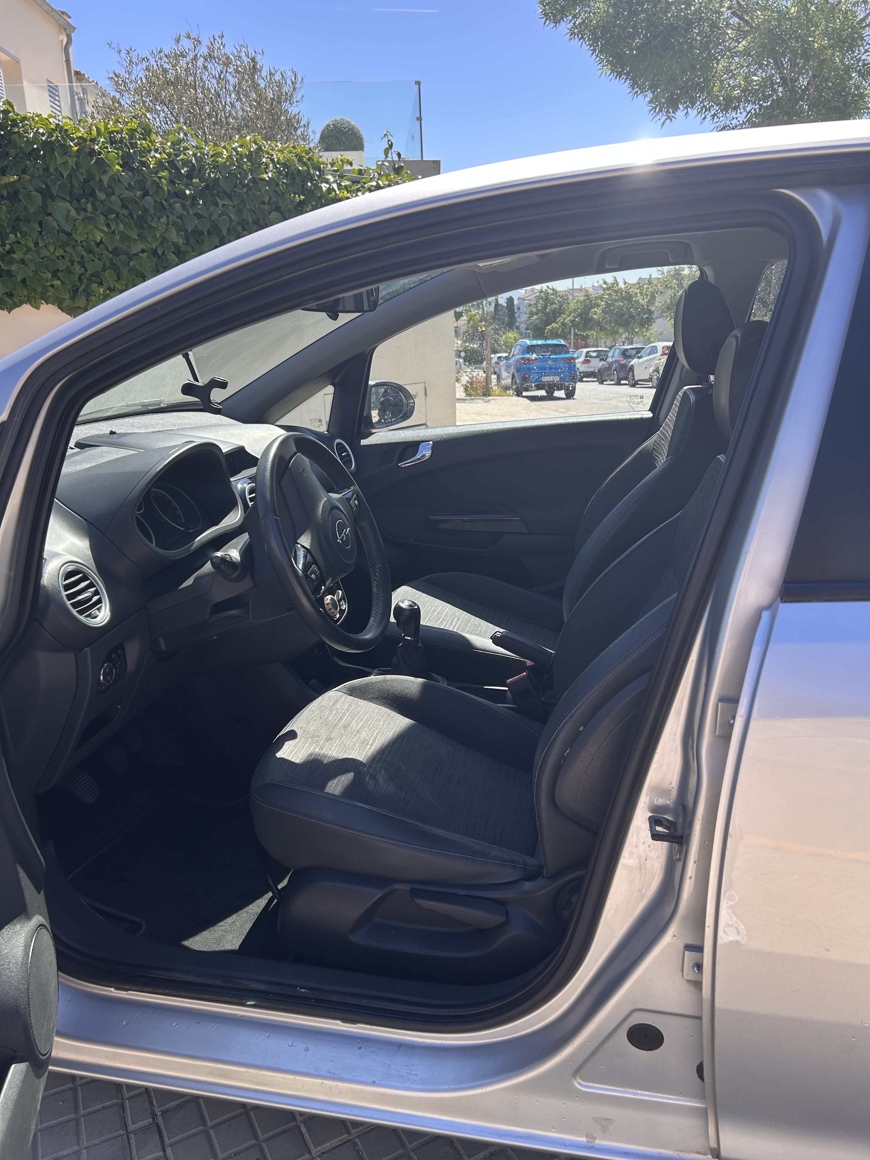 Opel Corsa med Lydinngang