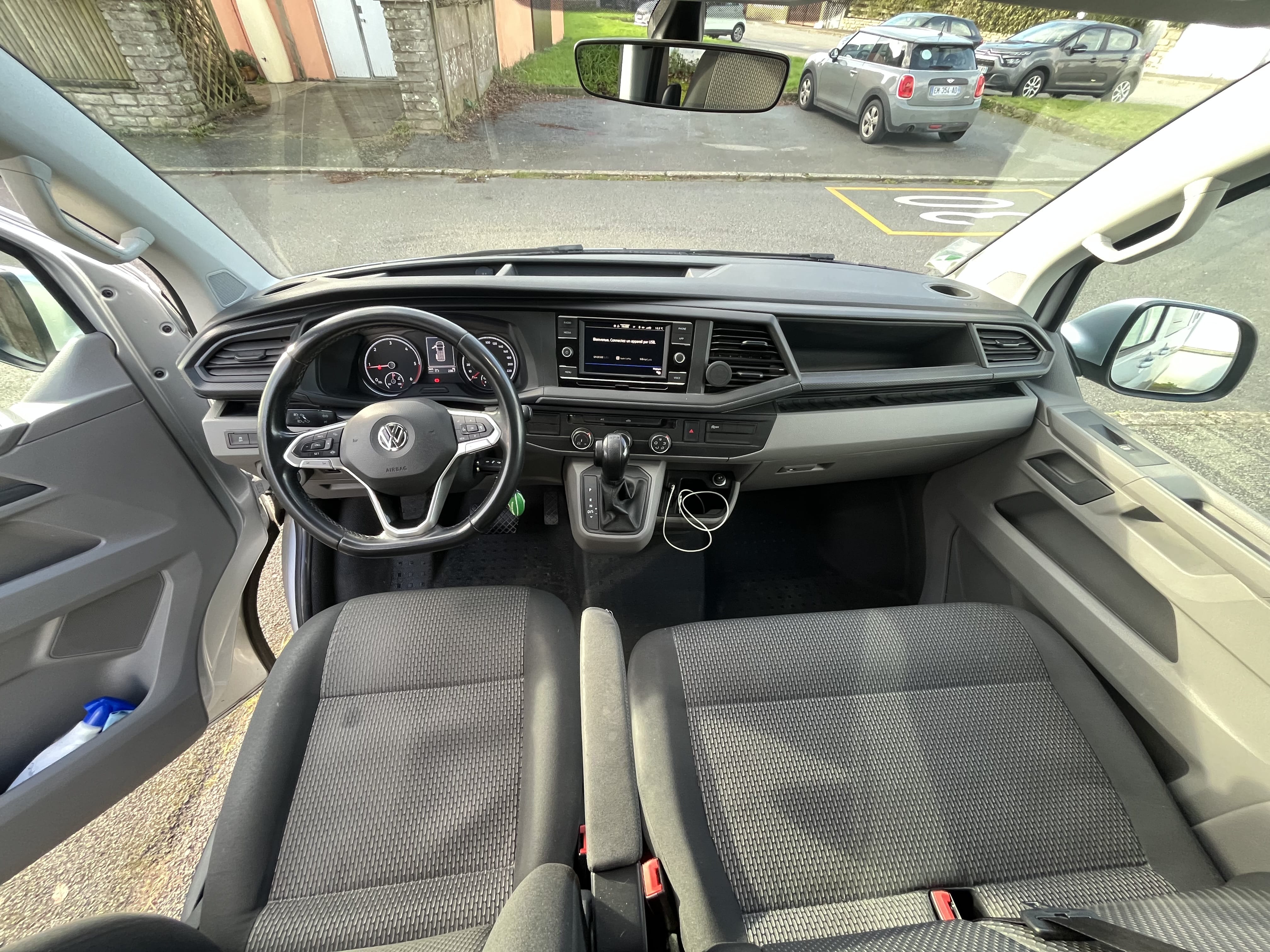 Volkswagen Transporter 6.1 Business Line avec GPS