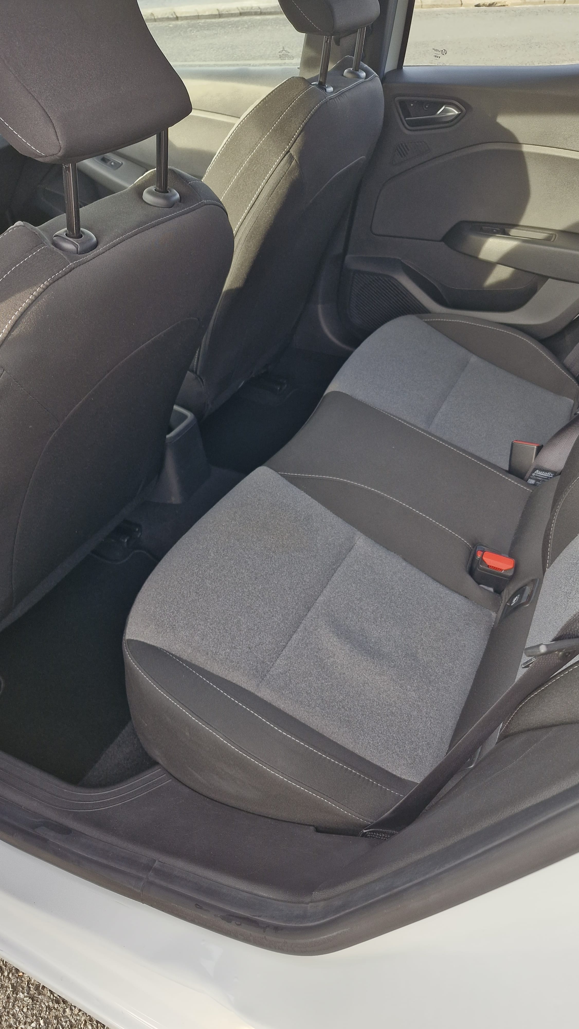 Renault Clio avec Siège bébé