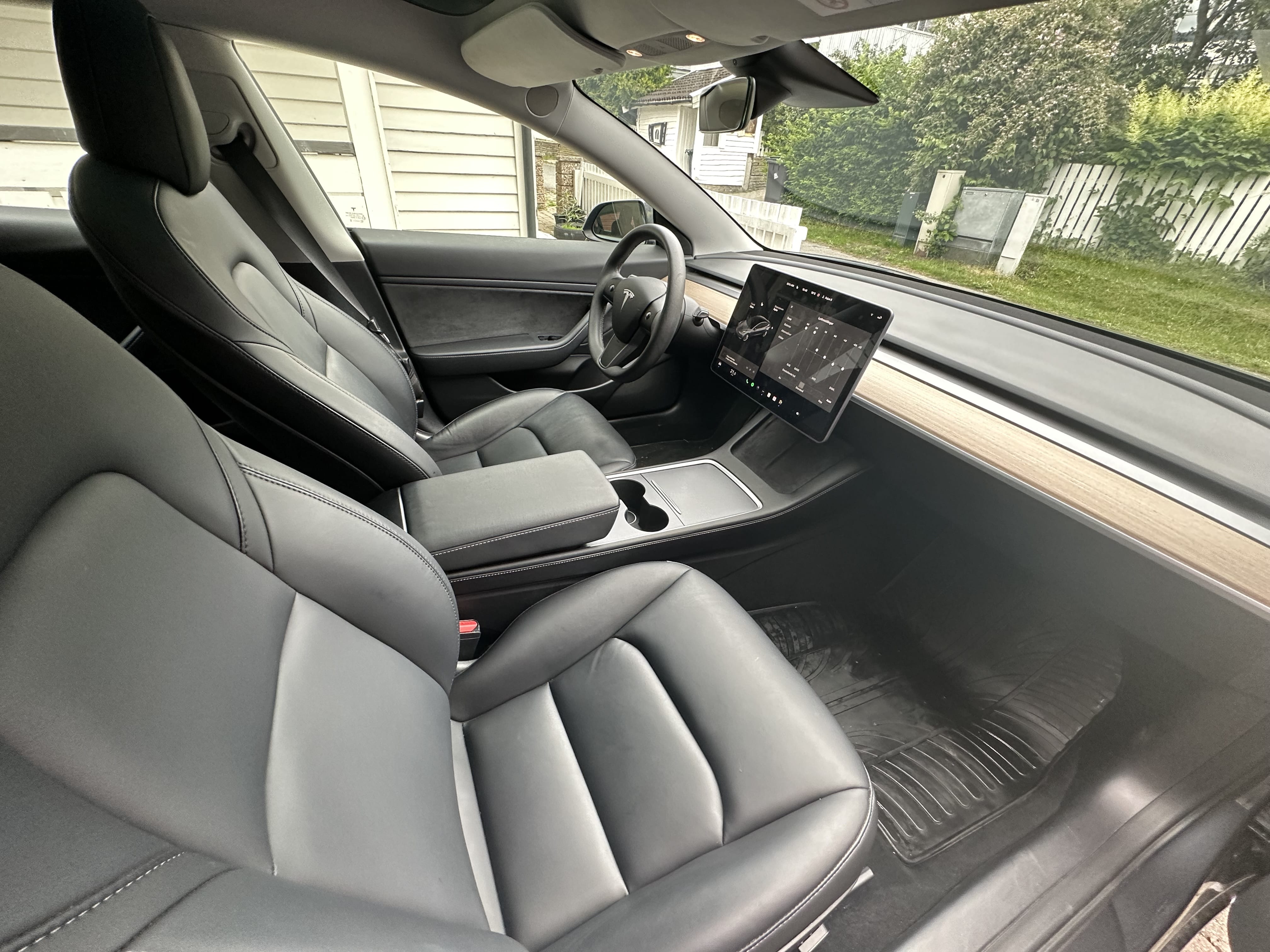 Tesla Model 3 Long Range med Cruisekontroll