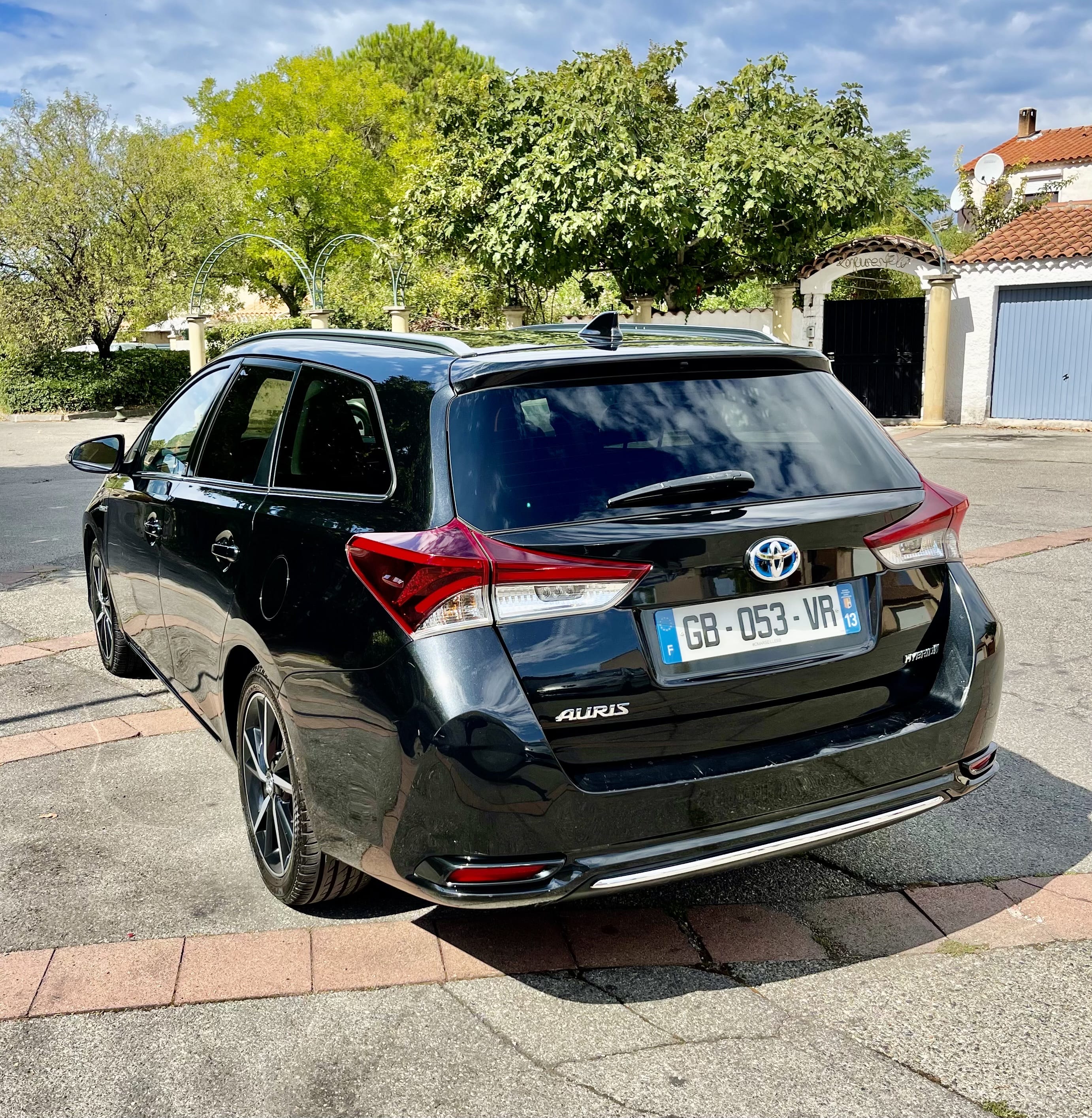 Toyota Auris Break Full option avec re programmation éthanol e85 ( plein de carburant 25€ ) . avec GPS