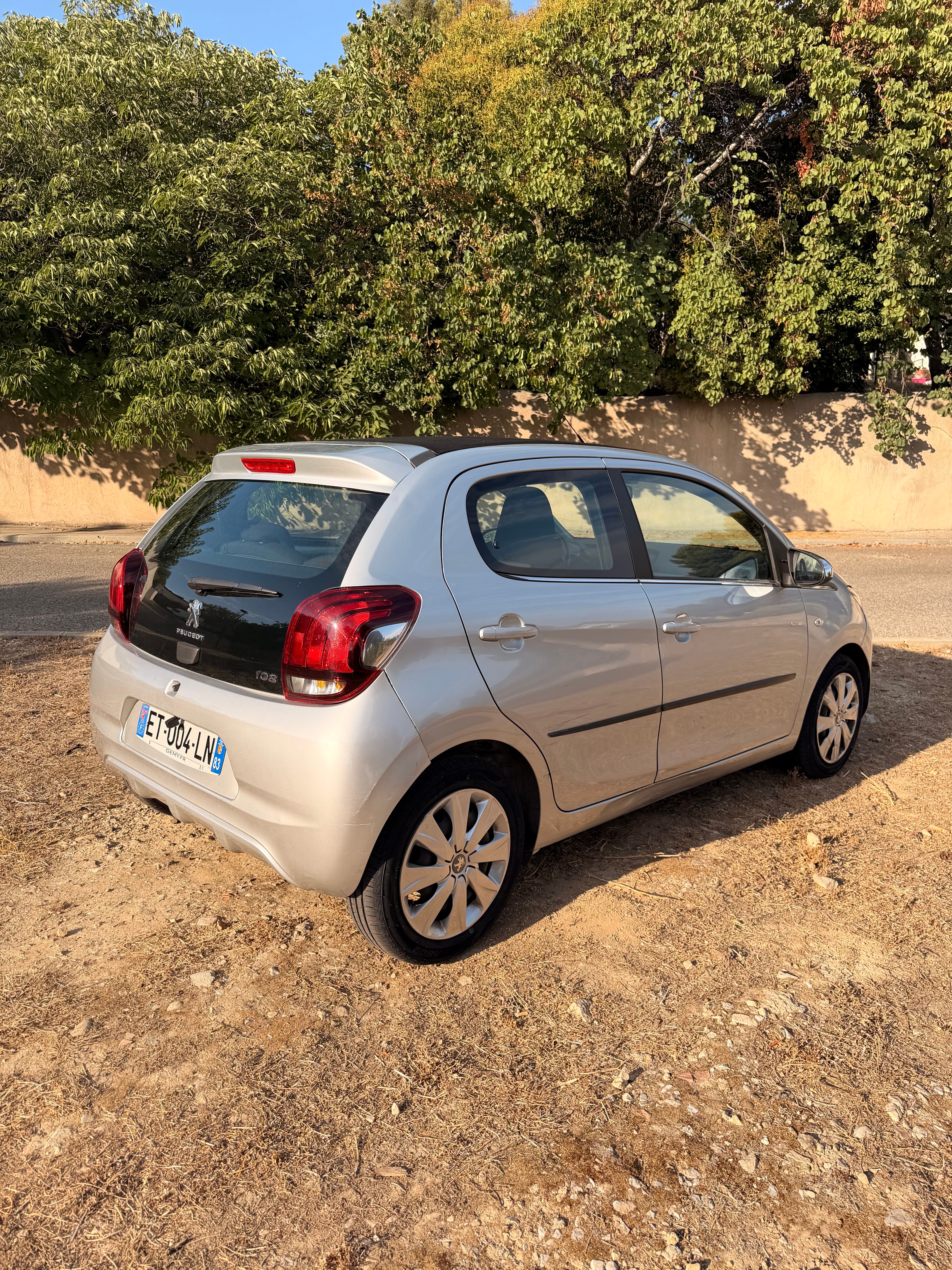Peugeot 108 Cabriolet with Air conditioning