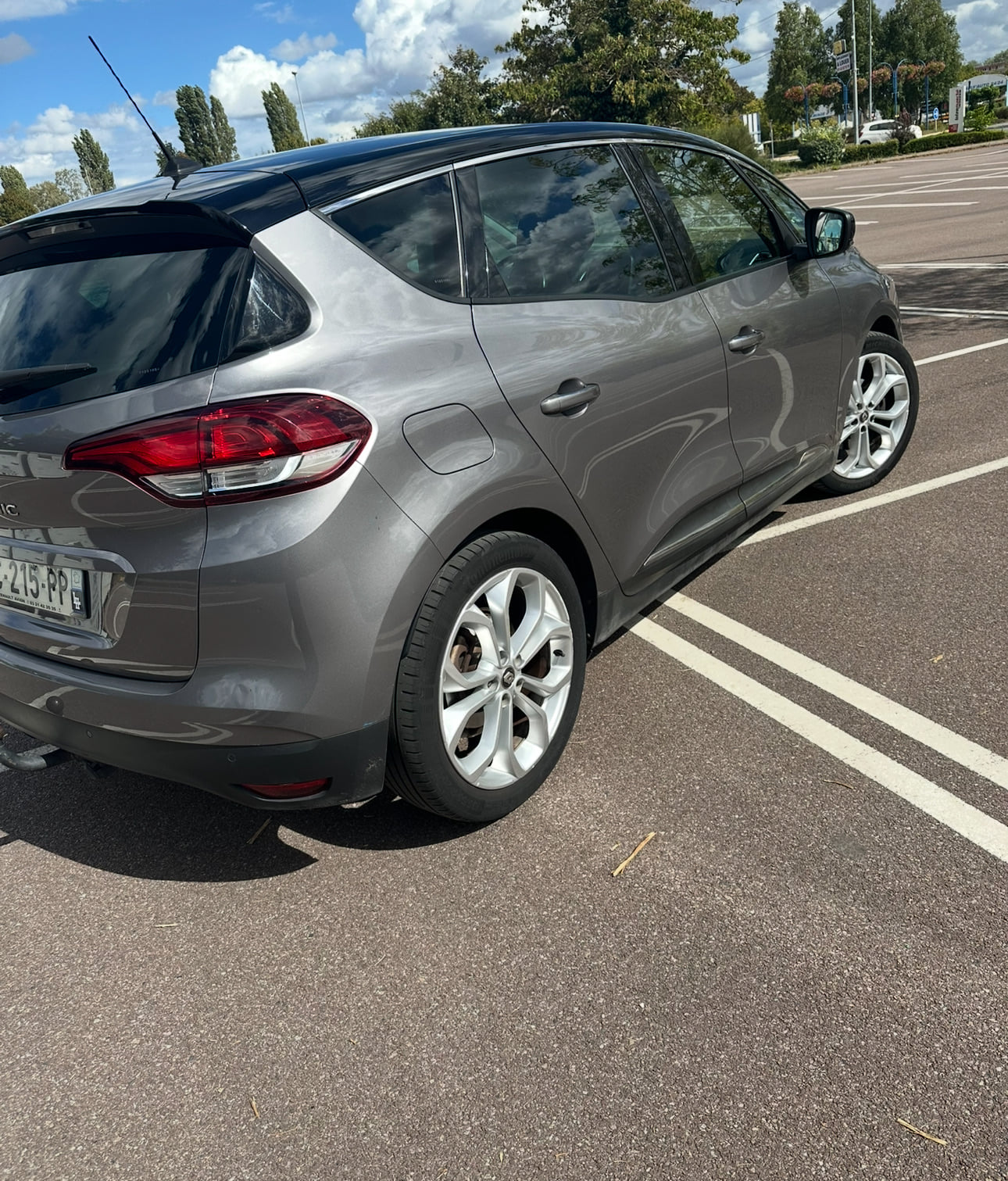 Renault Scenic 1,5 dci avec GPS