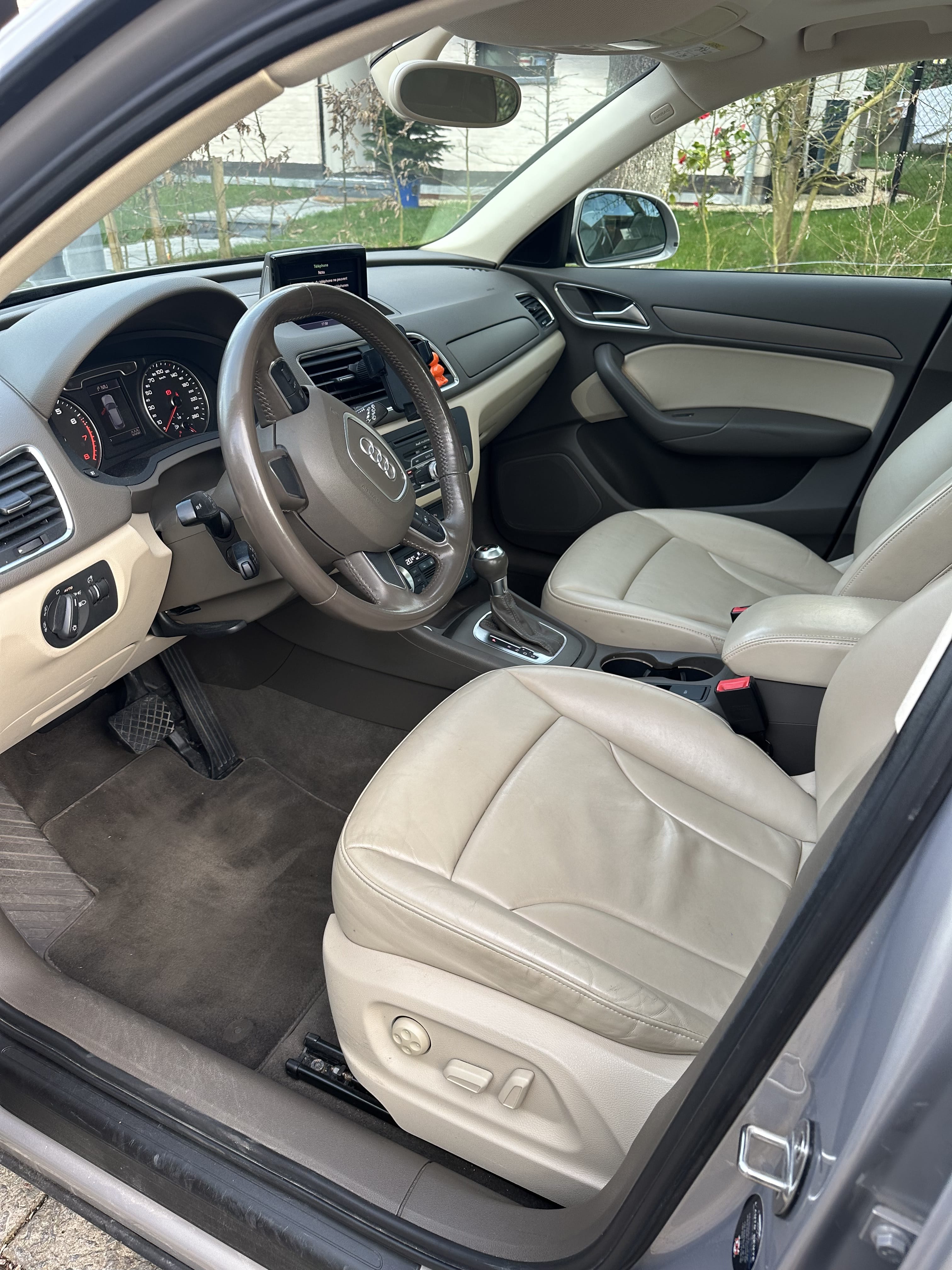 Audi Q3 (1.4 TFSI) intérieur cuir | met Cruise control