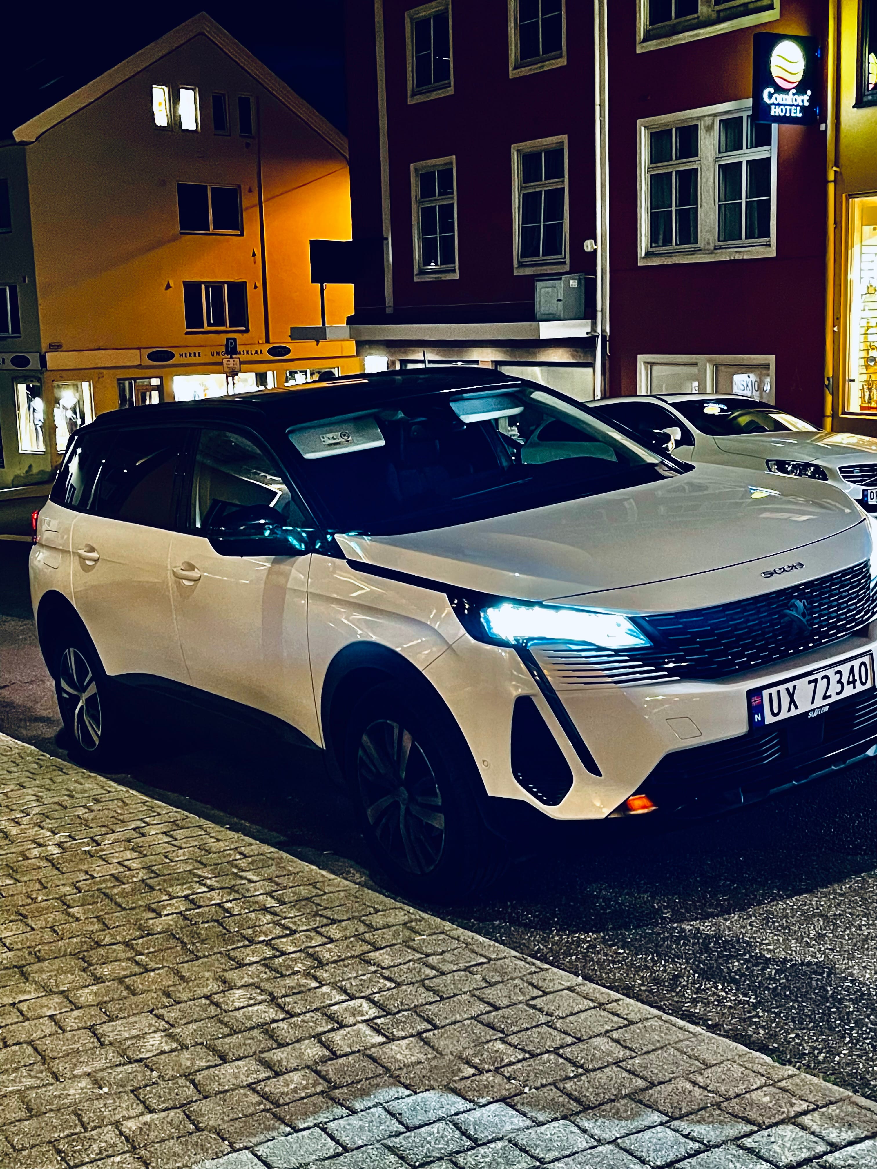 Peugeot 5008 med GPS