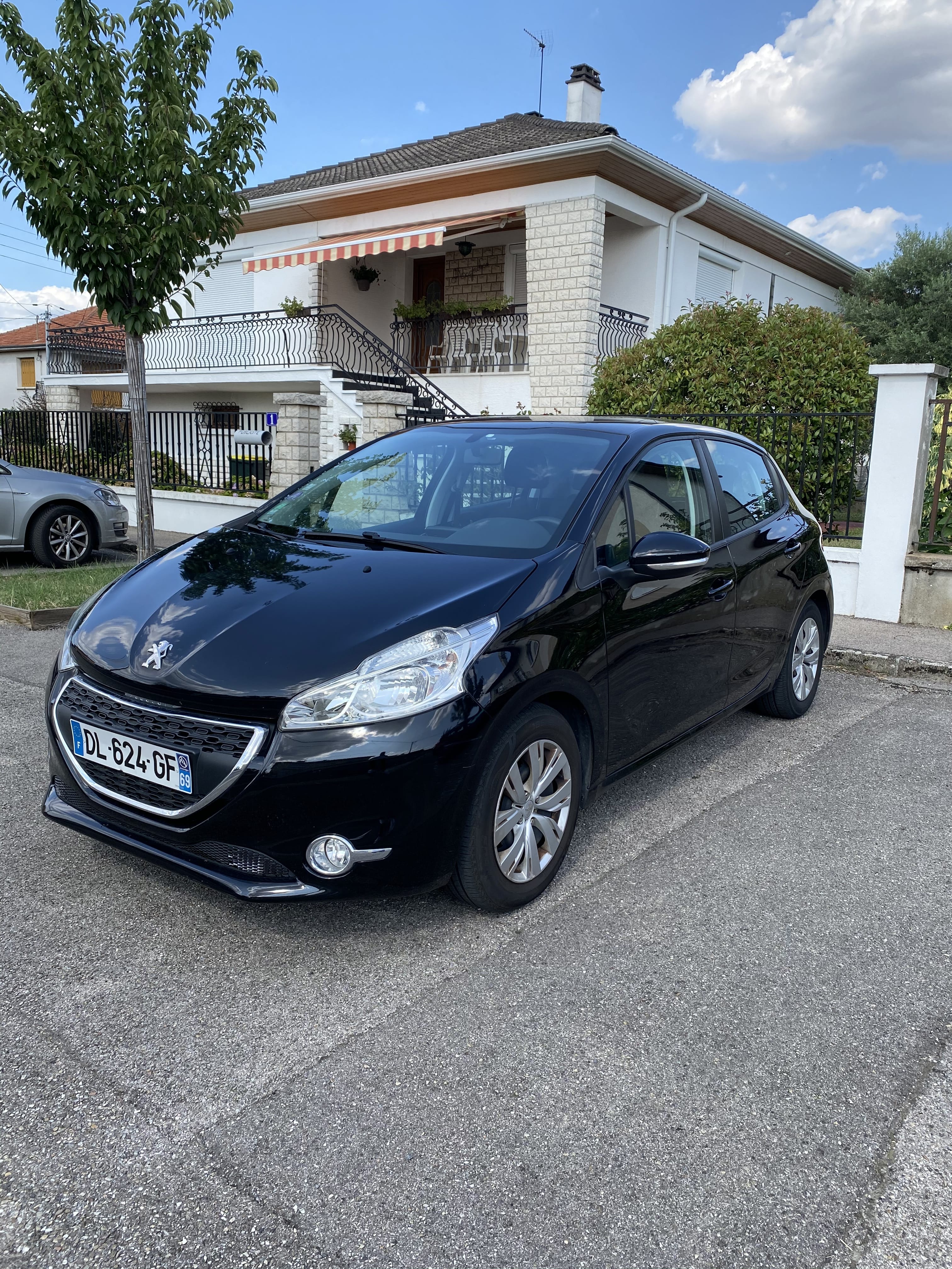 Peugeot 208, 2014, Essence 98