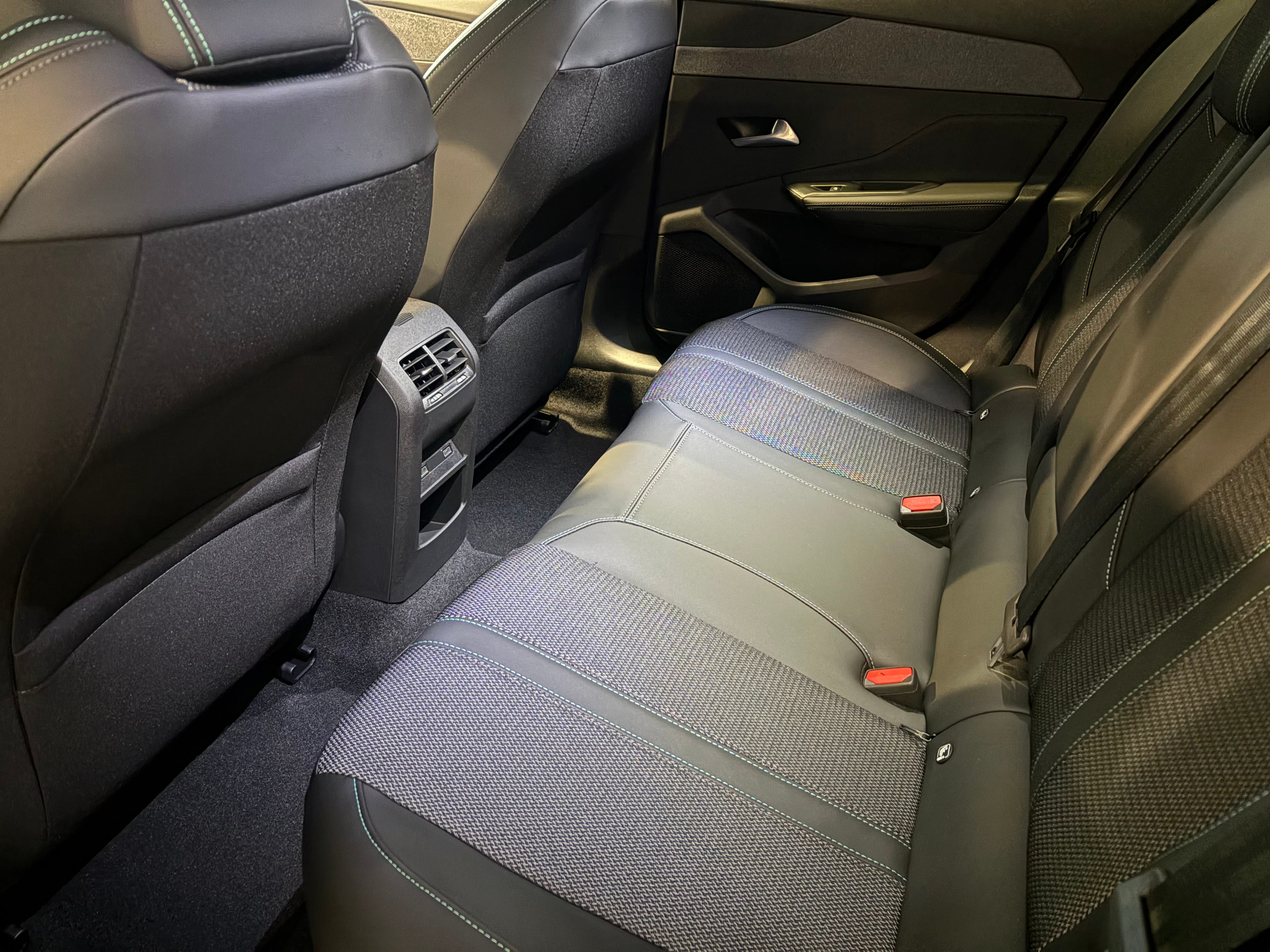 Peugeot 308 avec Apple CarPlay