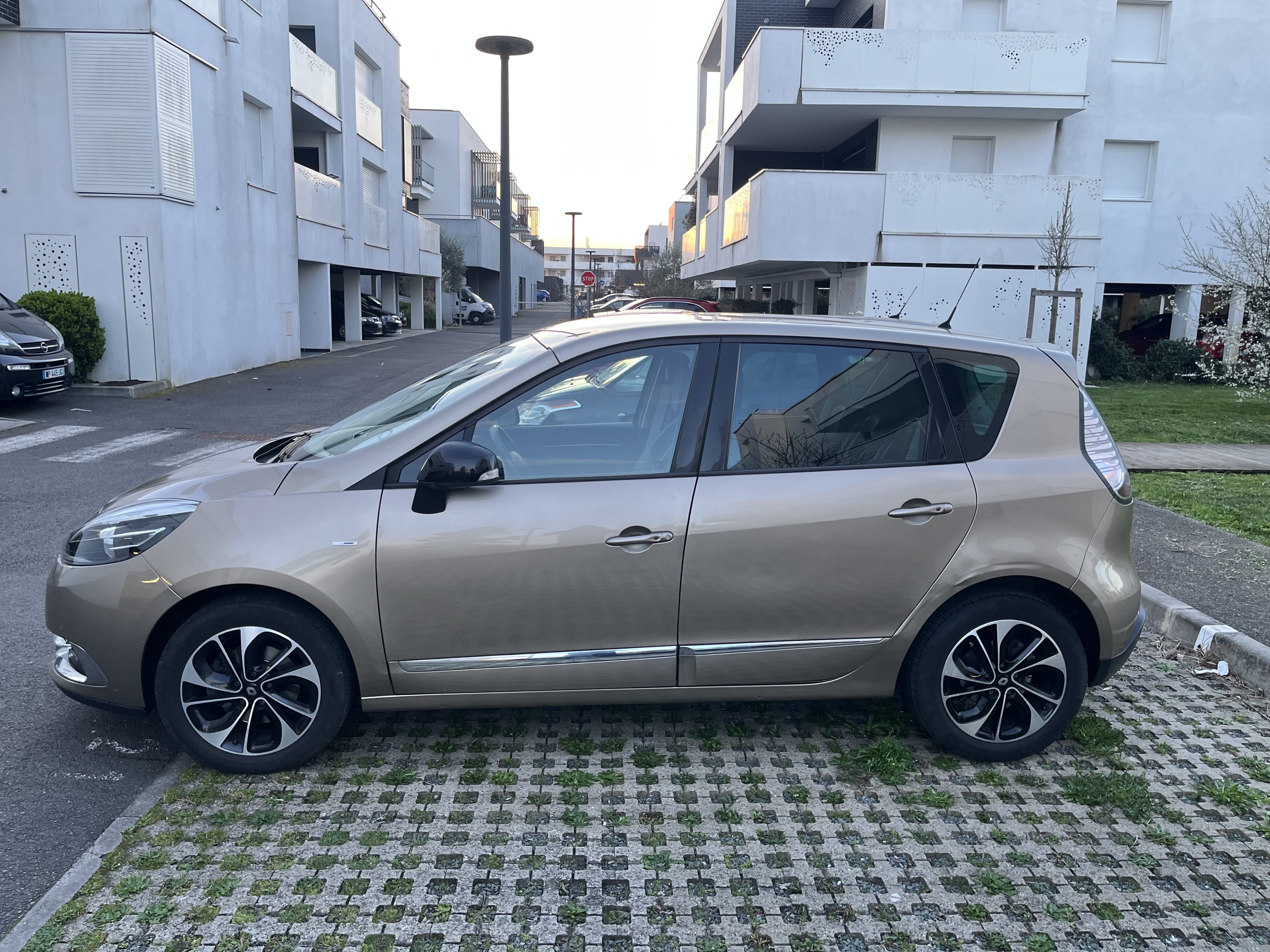 Renault Scenic avec Climatisation