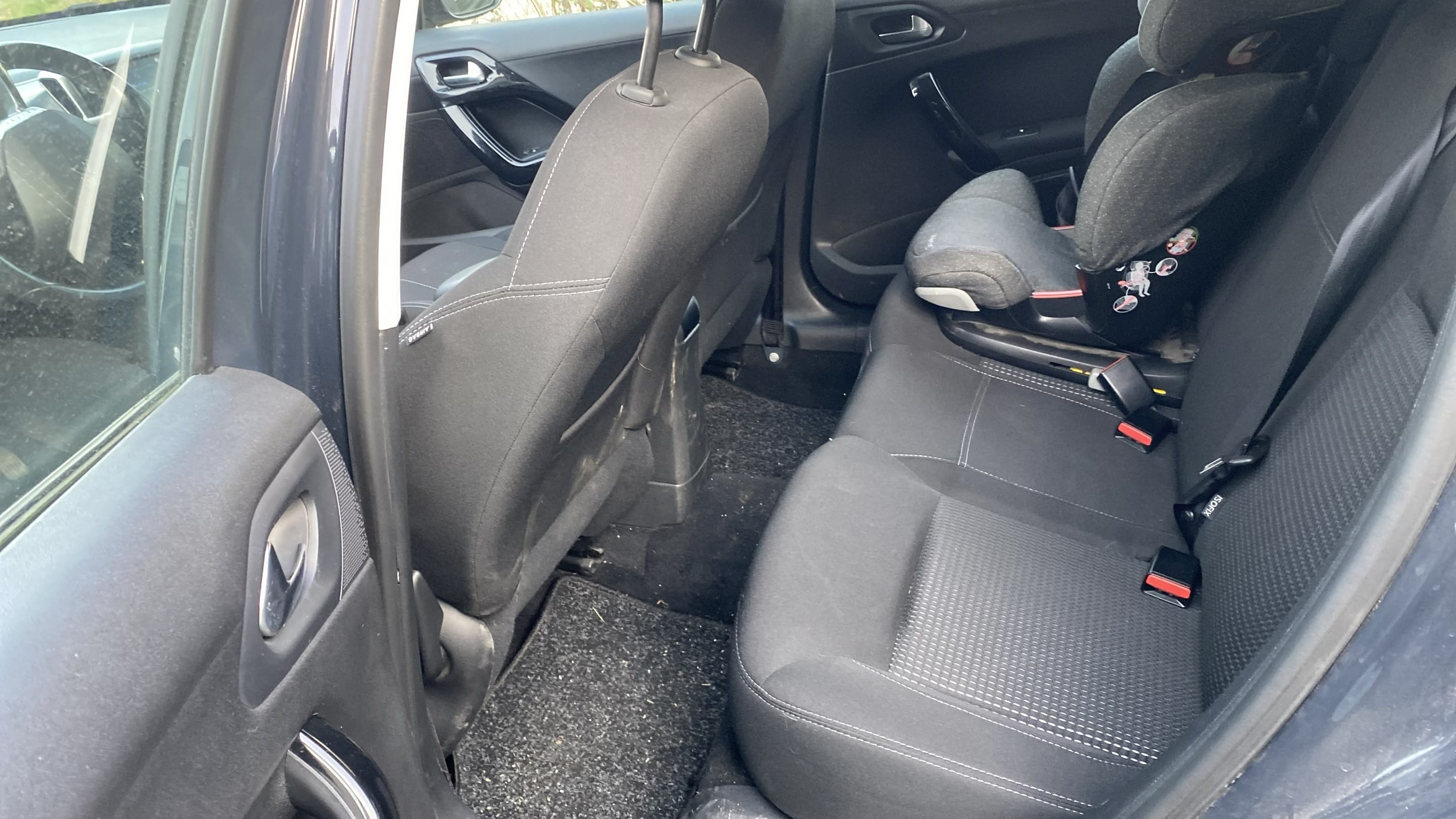Peugeot 208 avec Apple CarPlay