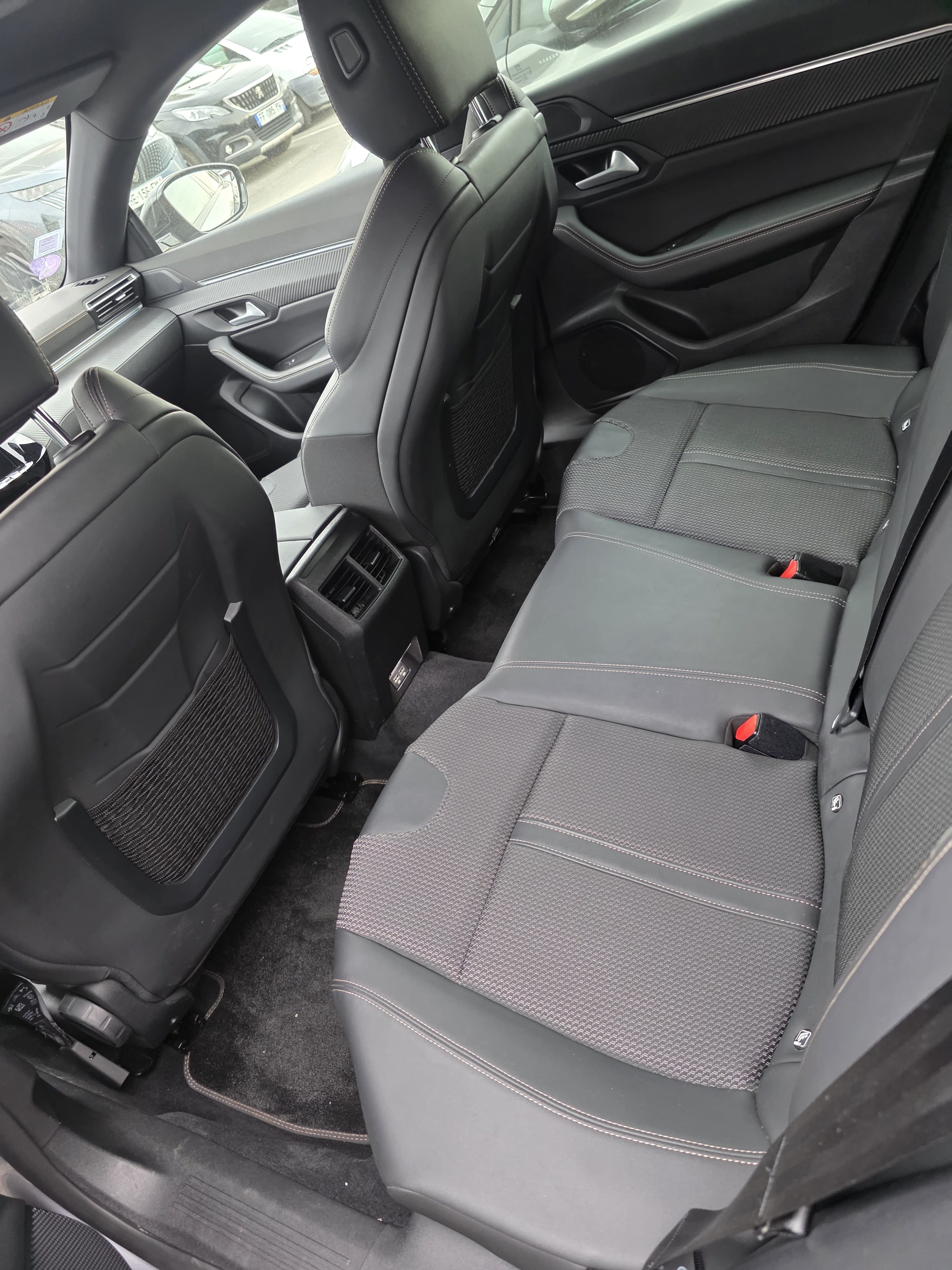 Peugeot 508 SW avec Siège bébé