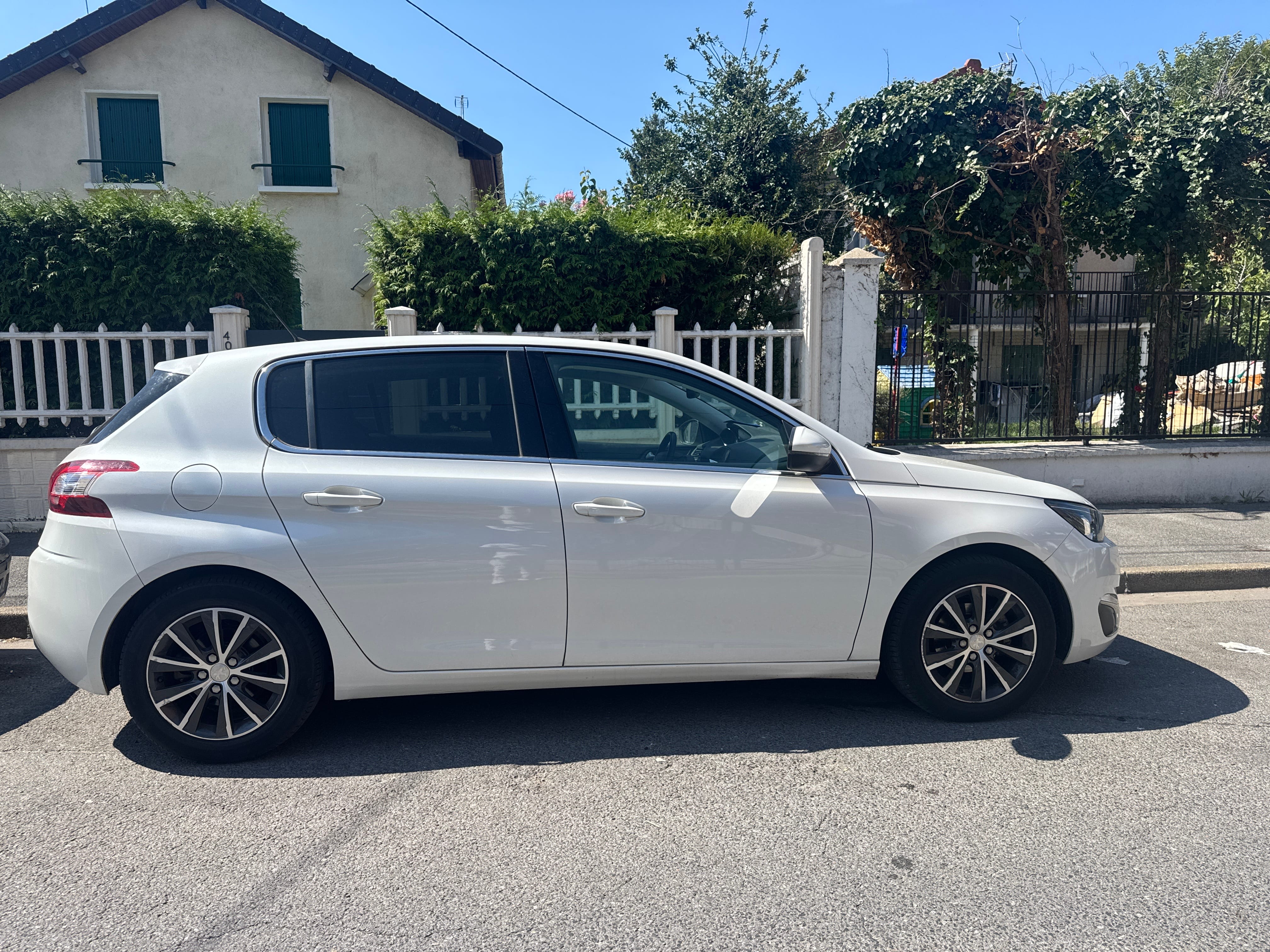 Peugeot 308 avec Climatisation