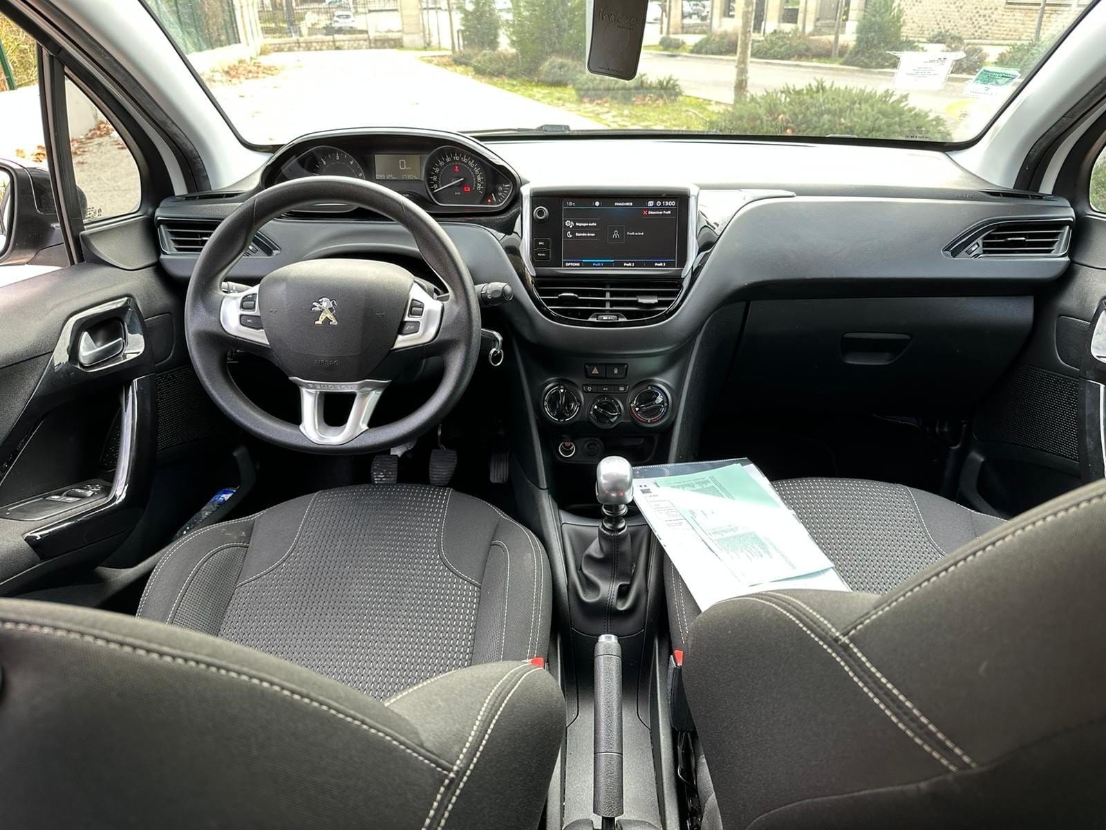 Peugeot 208 avec Siège bébé