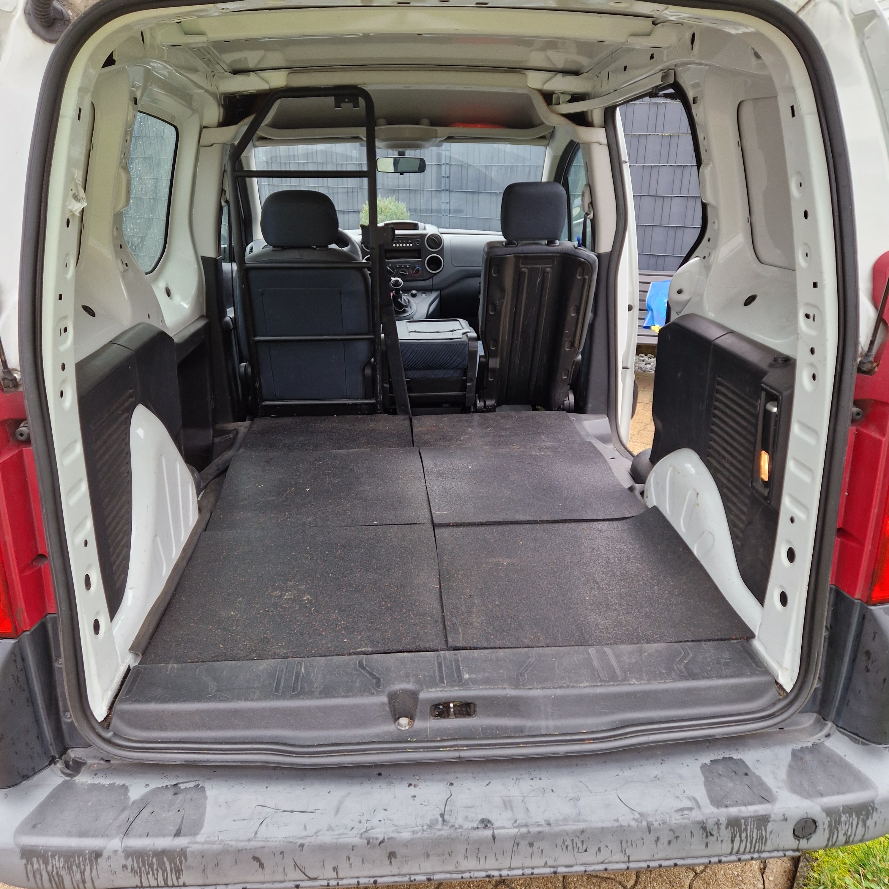 Peugeot Partner Fourgon avec Pneus neige