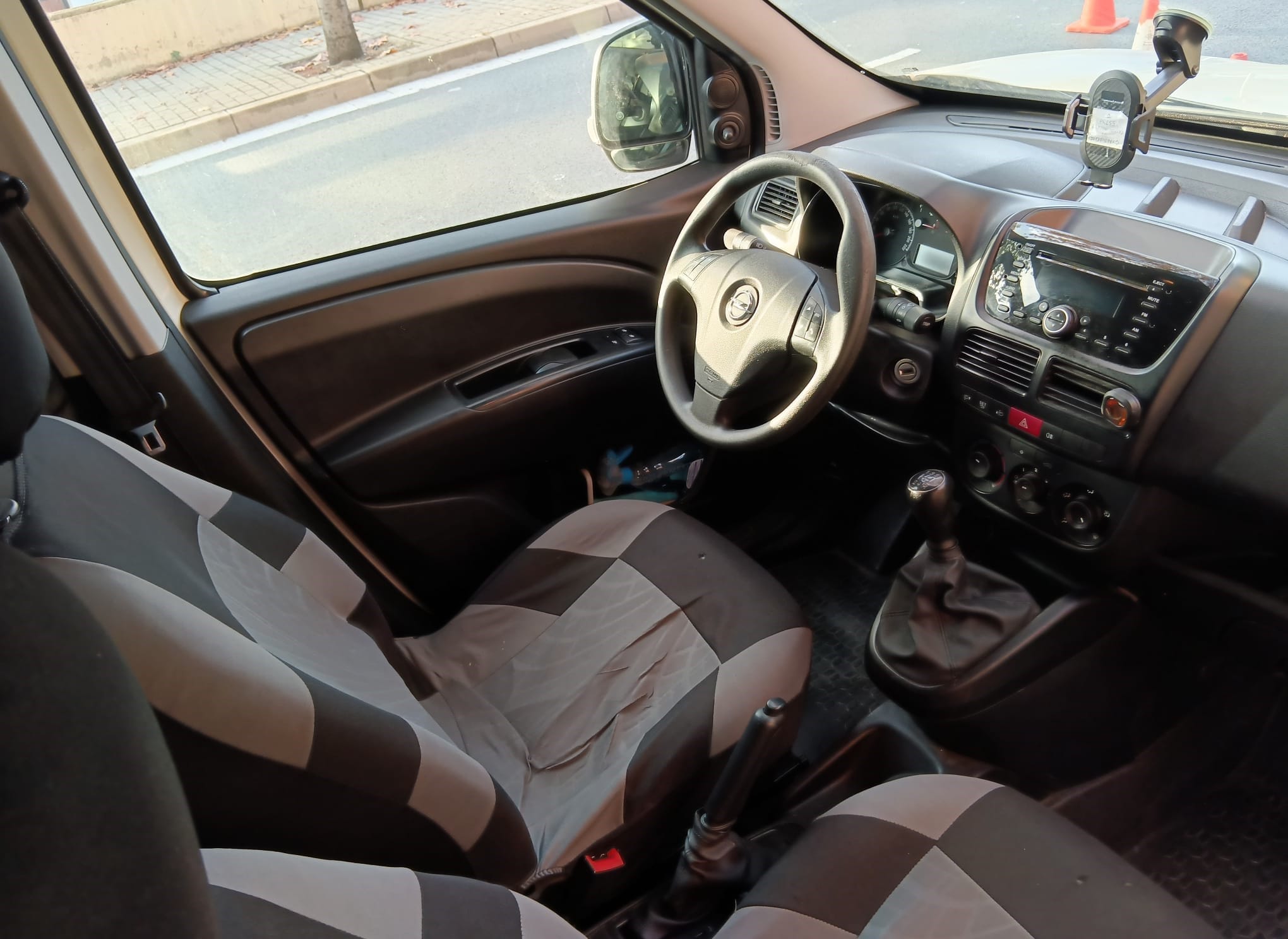 Opel Combo avec Régulateur de vitesse