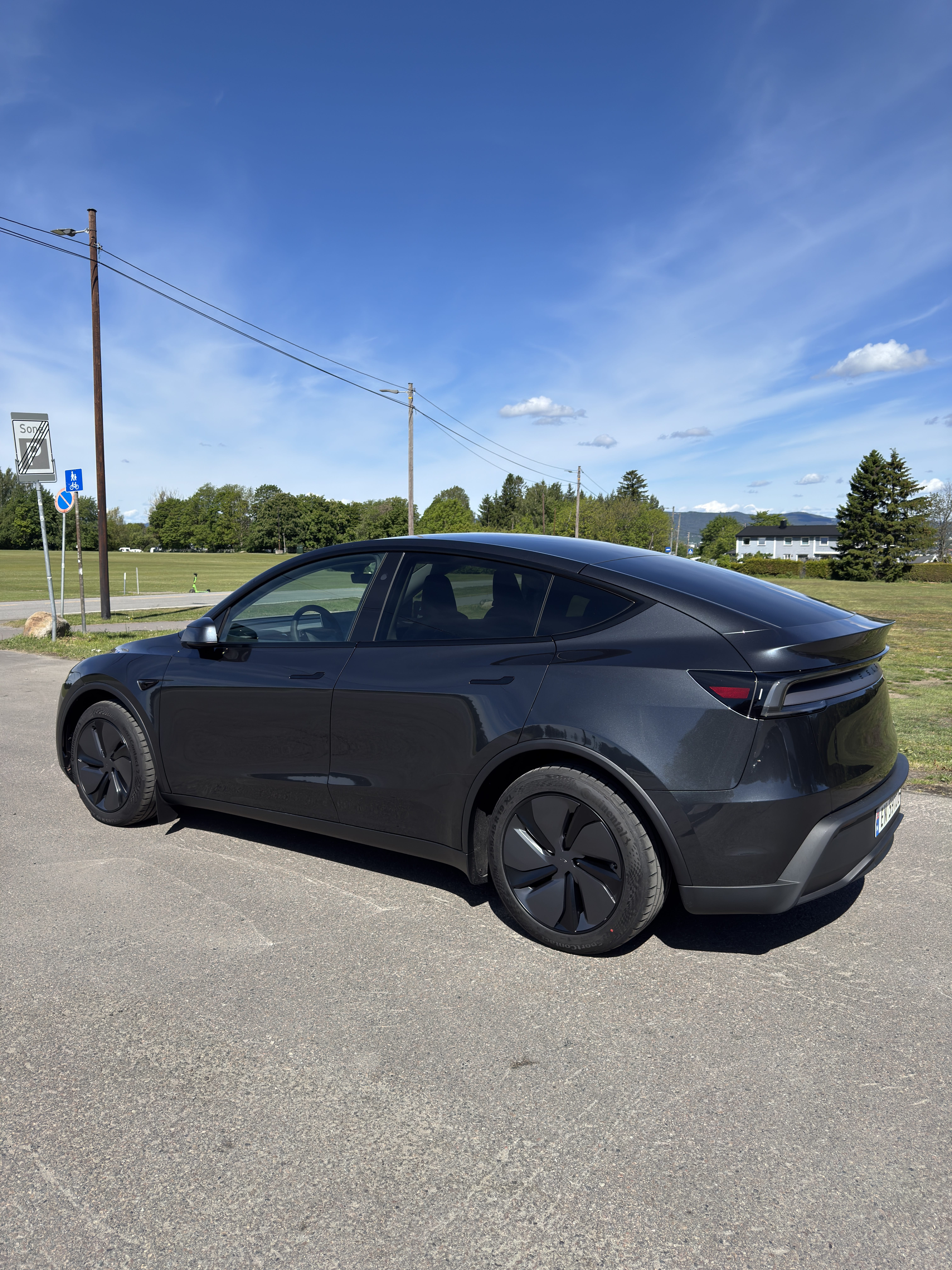 Tesla Model Y Long Range med GPS