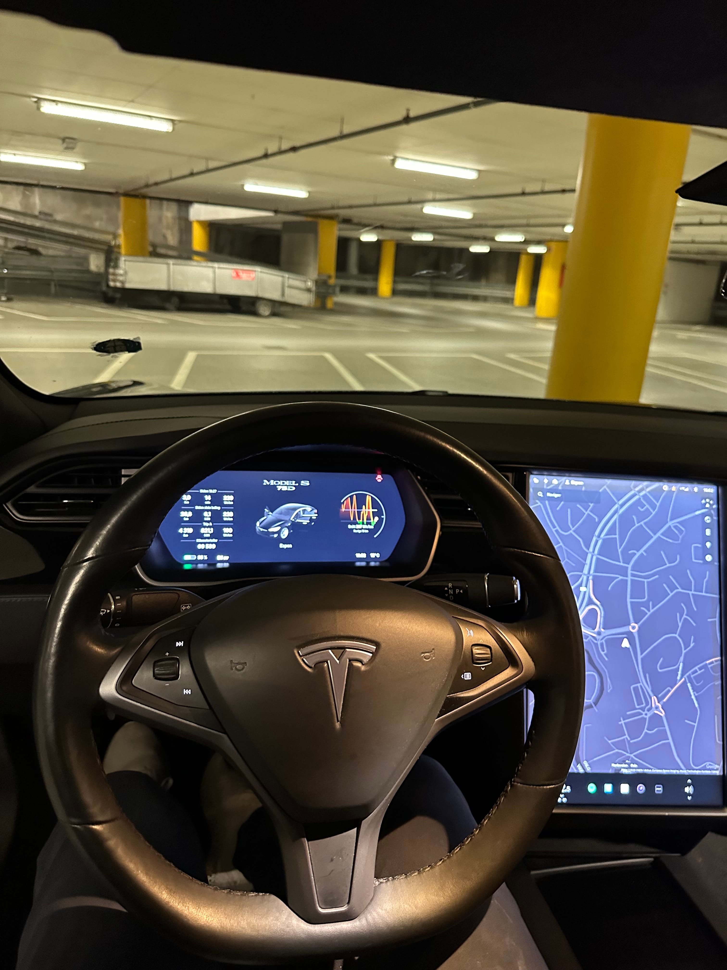 Tesla Model S 75D med Dashcam