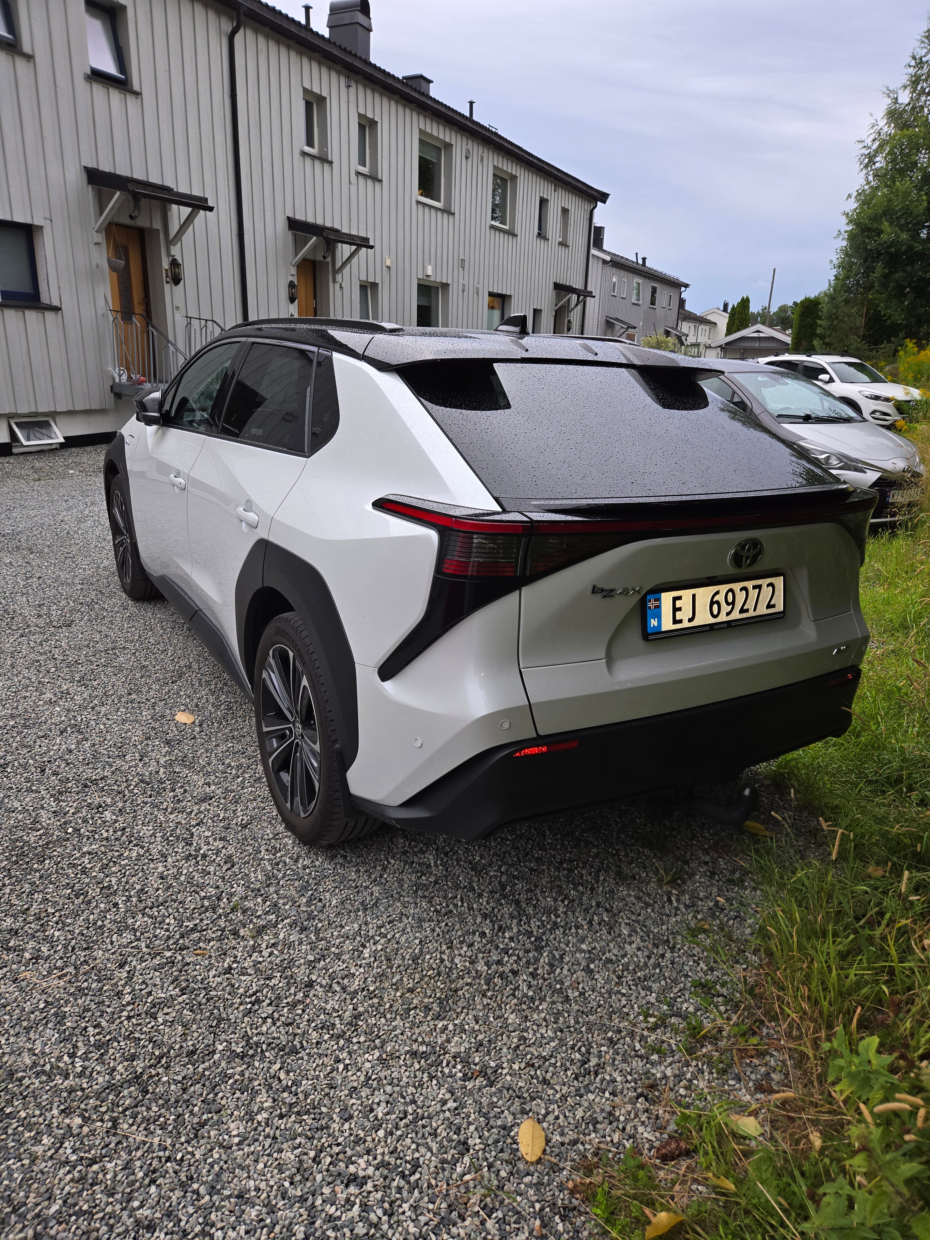 Toyota bZ4X XLE/Limited